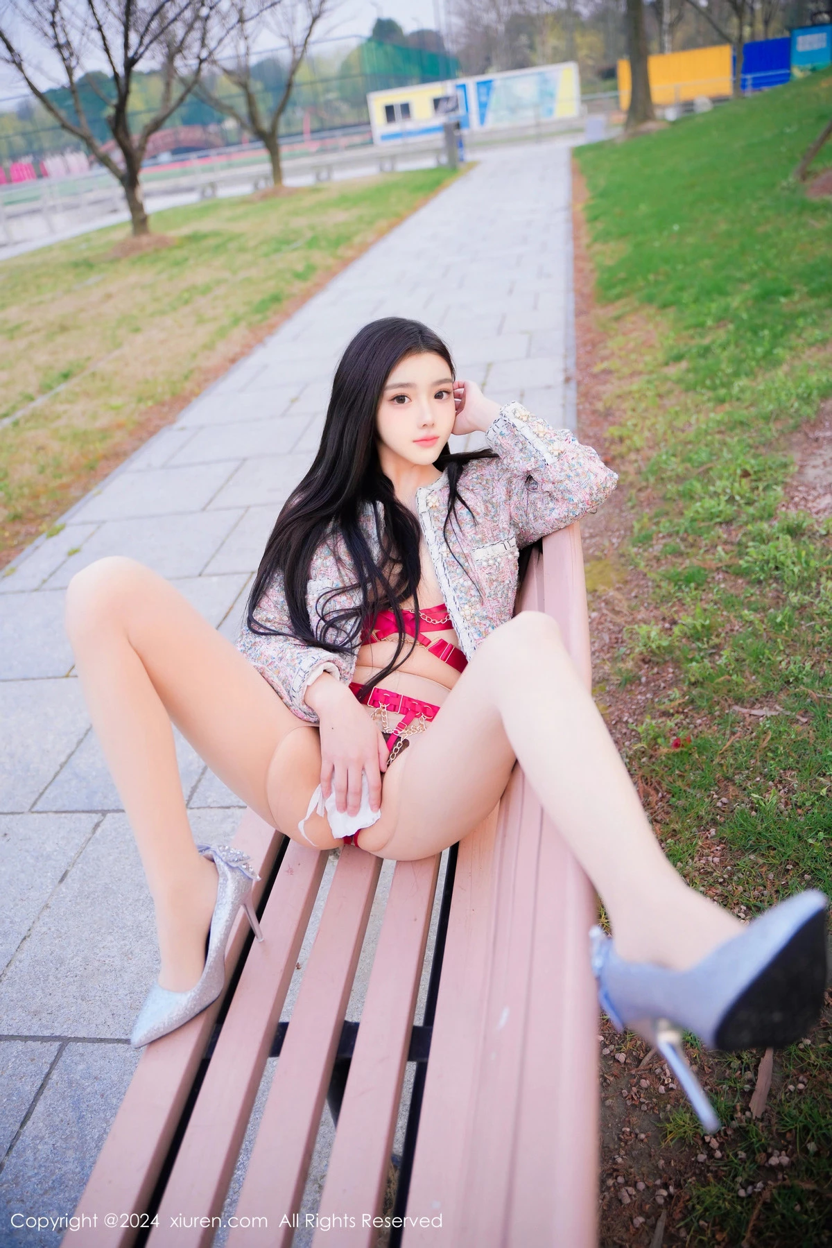 [[XiuRen秀人网]秀人网]No.8489_模特龙雪儿户外性感红色情趣服饰配开档白丝秀惹火身材诱惑写真49P