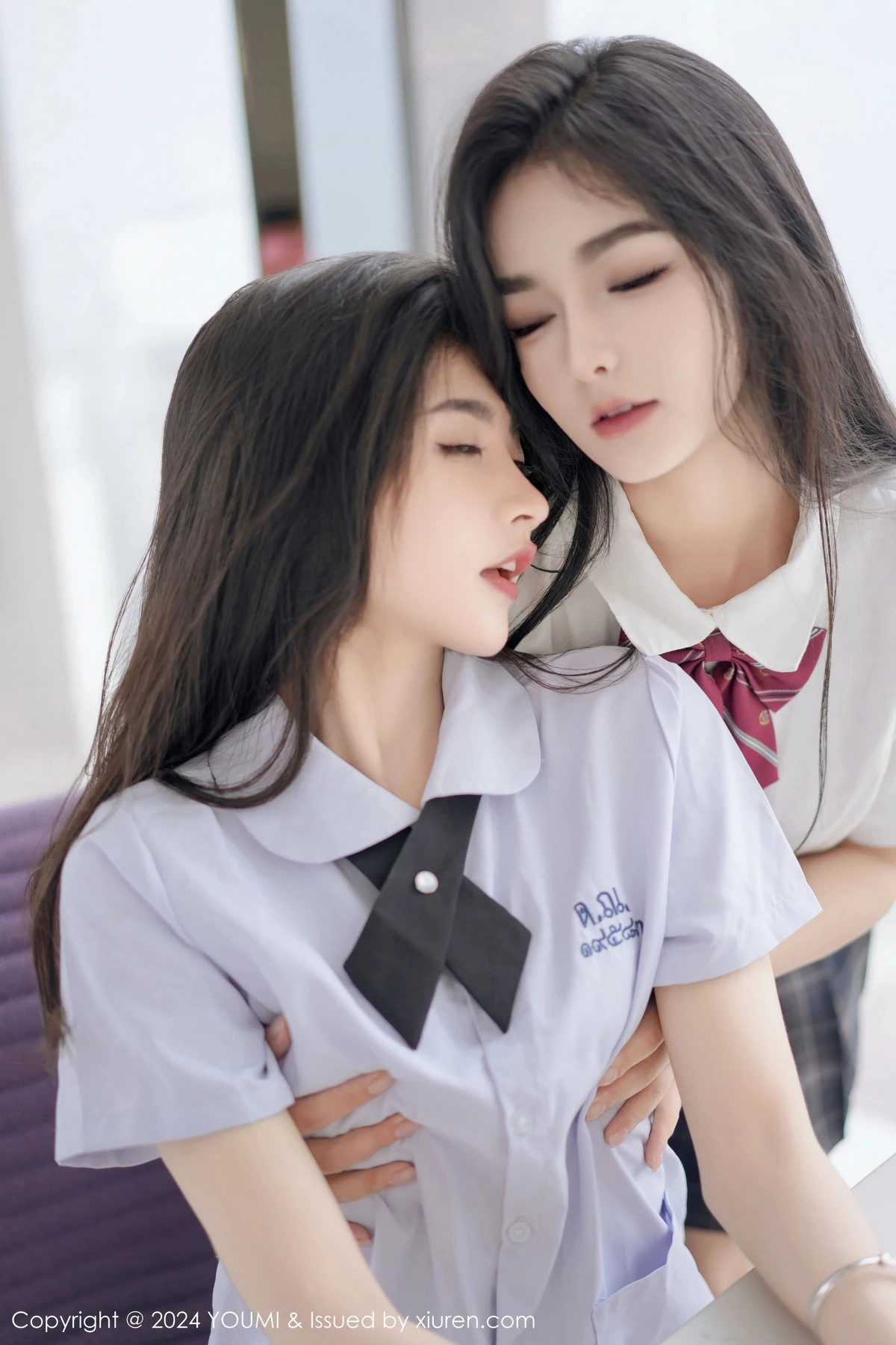 [YouMi尤蜜荟]Vol.1057_模特鱼尾fish＆小茶茶性感学妹制服配黑丝袜秀完美身材迷人写真103P