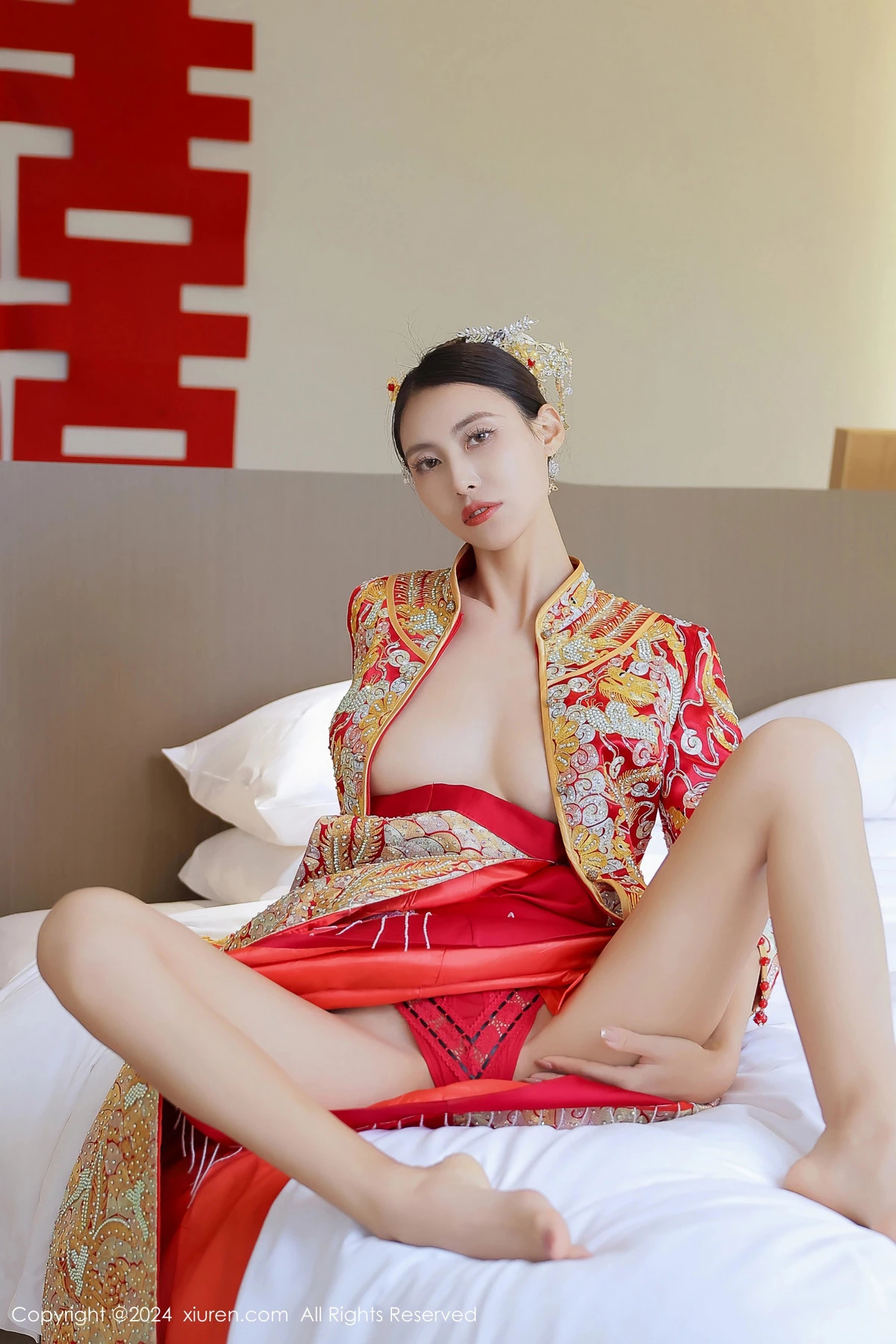 [[XiuRen秀人网]秀人网]No.8534_模特Lingyu69新娘主题性感红色中式新娘服饰秀惹火身段诱惑写真77P