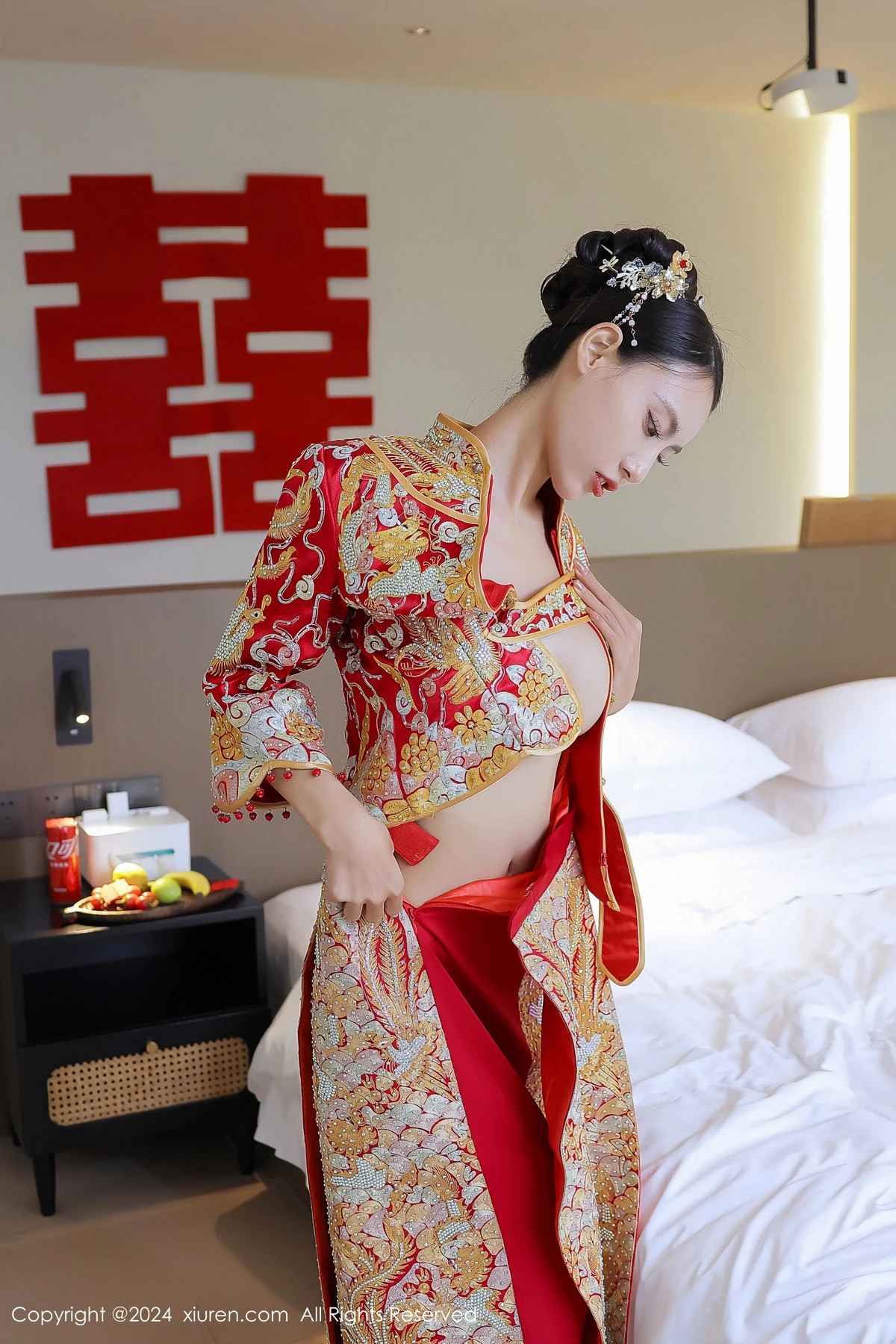 [[XiuRen秀人网]秀人网]No.8534_模特Lingyu69新娘主题性感红色中式新娘服饰秀惹火身段诱惑写真77P