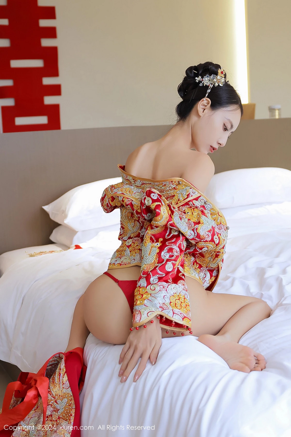 [[XiuRen秀人网]秀人网]No.8534_模特Lingyu69新娘主题性感红色中式新娘服饰秀惹火身段诱惑写真77P