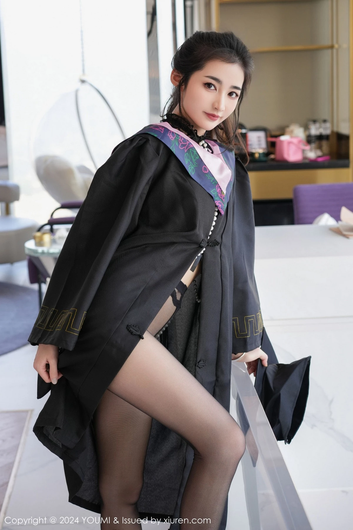 [YouMi尤蜜荟]Vol.1064_模特鱼尾fish性感黑色风衣露黑色情趣服配超薄黑丝极致魅惑写真95P