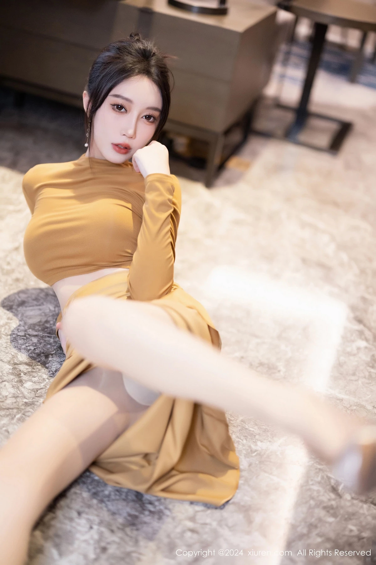 [[XiuRen秀人网]秀人网]No.8574_模特玥儿玥性感黄色长裙配原色丝袜+黑色情趣内衣惹火诱惑写真81P