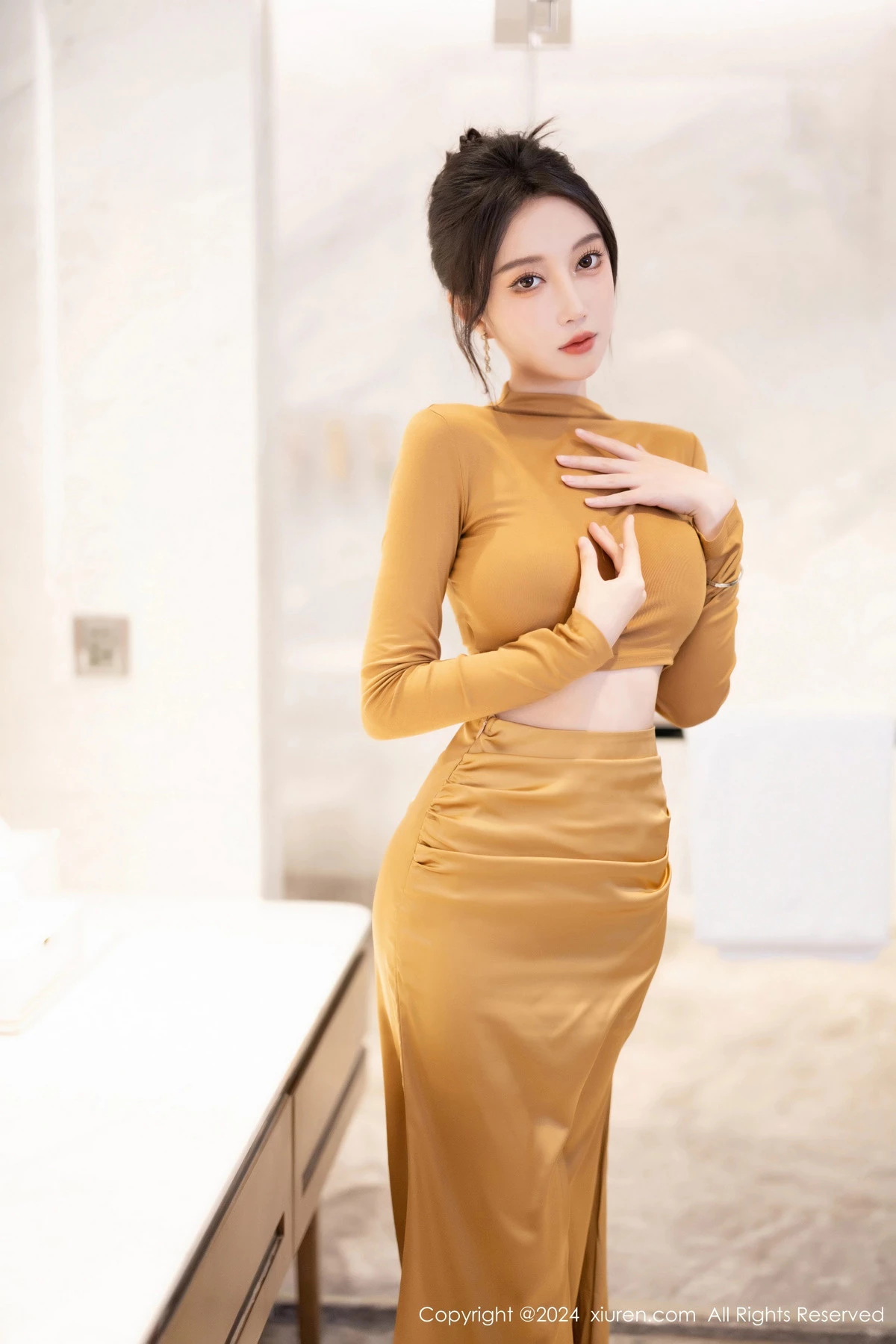 [[XiuRen秀人网]秀人网]No.8574_模特玥儿玥性感黄色长裙配原色丝袜+黑色情趣内衣惹火诱惑写真81P