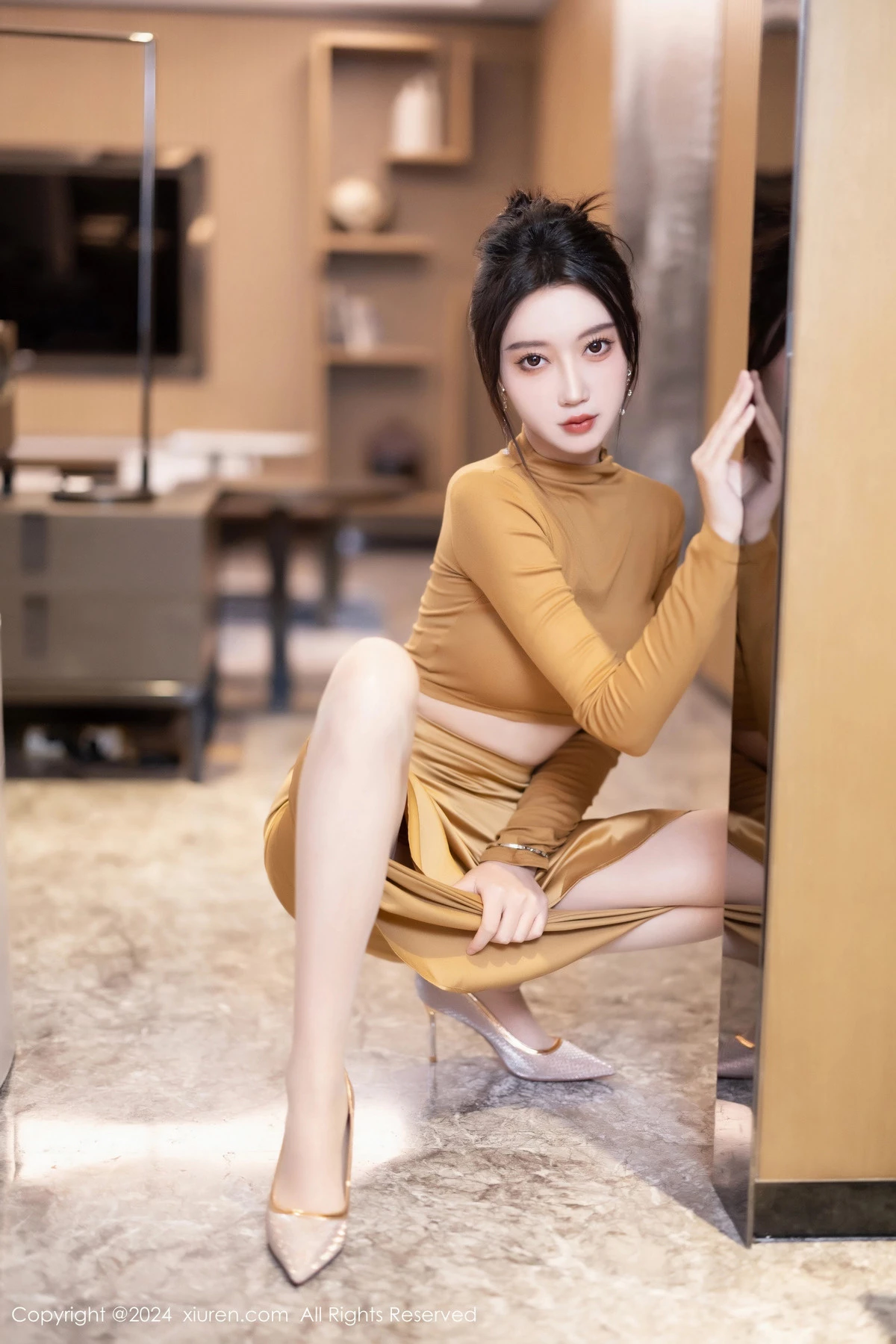 [[XiuRen秀人网]秀人网]No.8574_模特玥儿玥性感黄色长裙配原色丝袜+黑色情趣内衣惹火诱惑写真81P