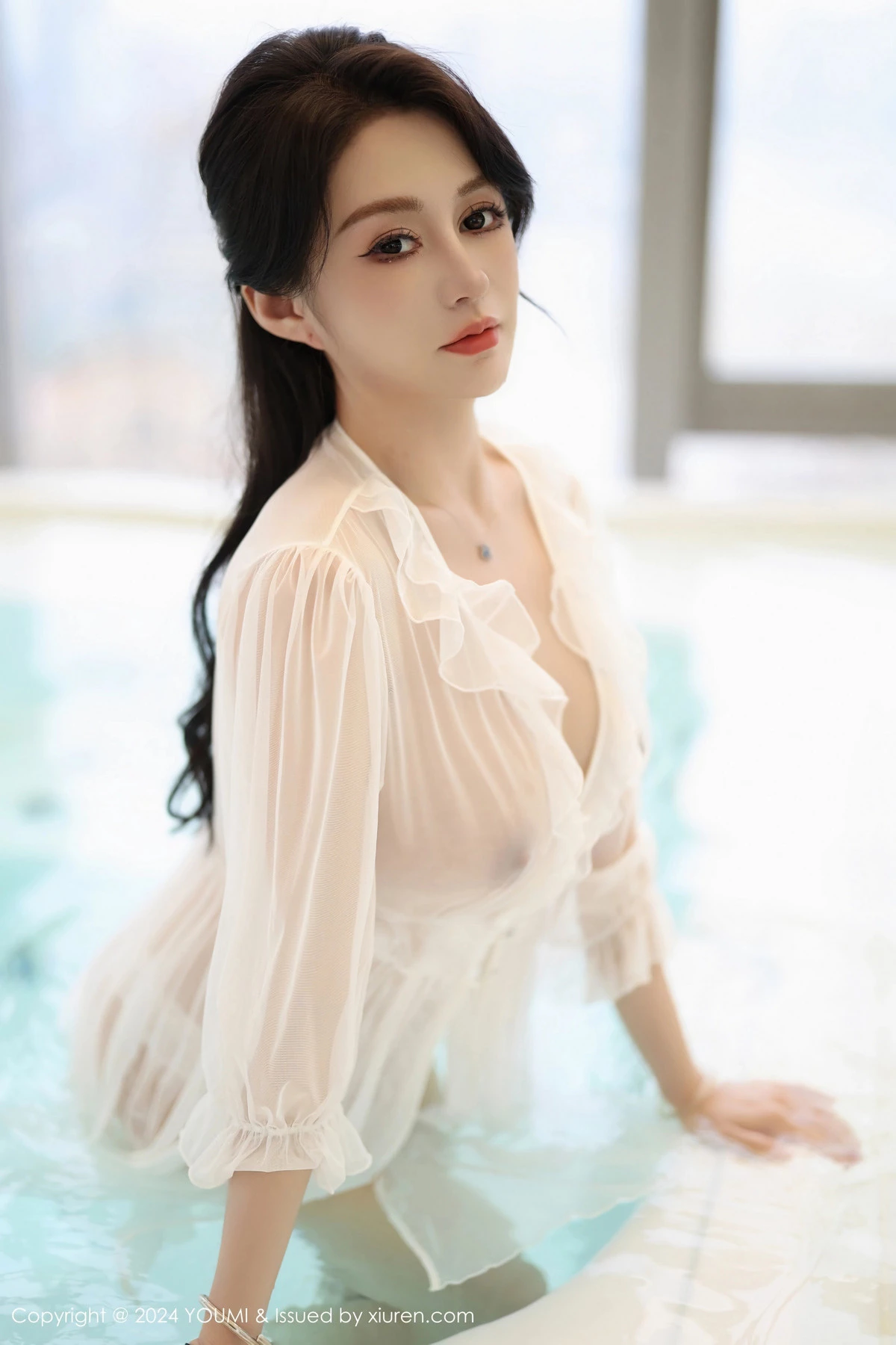 [YouMi尤蜜荟]Vol.1065_模特林幼一性感白色轻透上衣露蝴蝶情趣内衣秀丰腴身姿诱惑写真68P
