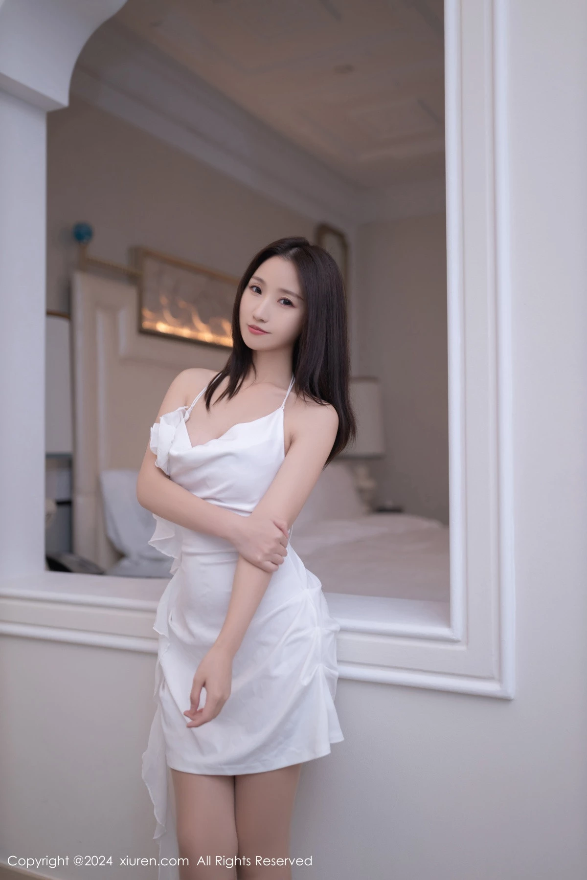 [[XiuRen秀人网]秀人网]No.8616_模特杏子Yada性感白色连衣短裙配开档肉丝秀惹火身材诱惑写真83P