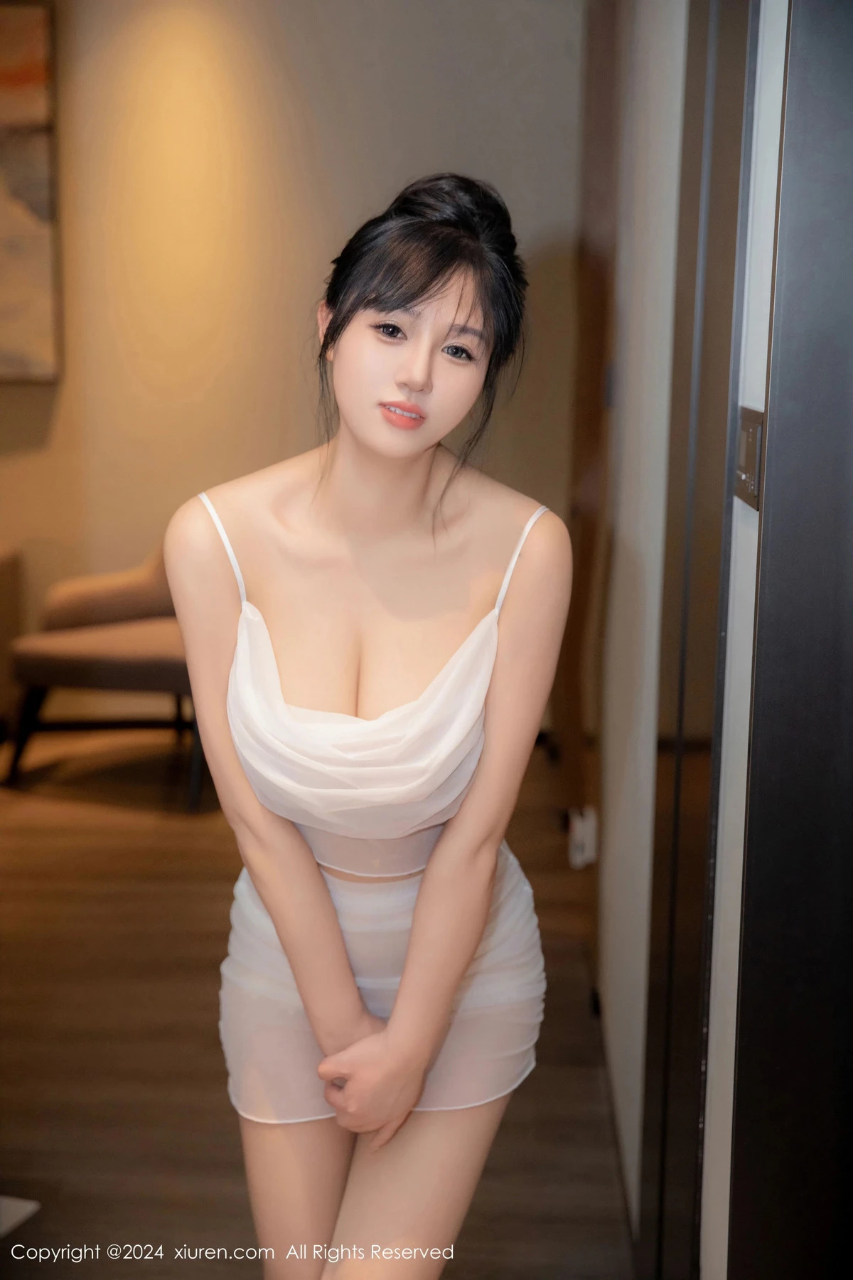 [[XiuRen秀人网]秀人网]No.8611_模特金小依私房浴室性感白色薄透服饰湿身秀豪乳翘臀诱惑写真83P