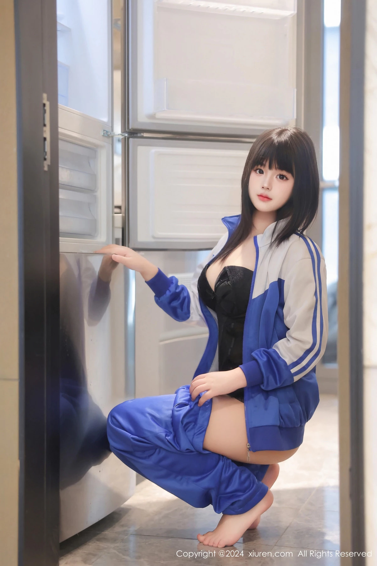 [[XiuRen秀人网]秀人网]No.8648_模特徐若兮性感学生装露黑色蕾丝情趣内衣秀曼妙身姿诱惑写真78P
