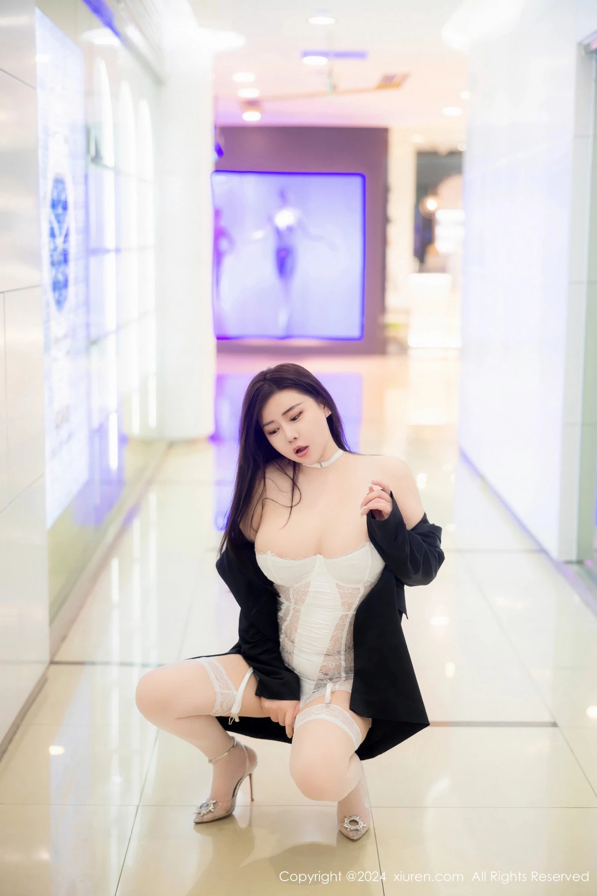 [[XiuRen秀人网]秀人网]No.8642_模特王婉悠Queen性感白色内衣配白丝吊袜秀惹火身材诱惑写真86P