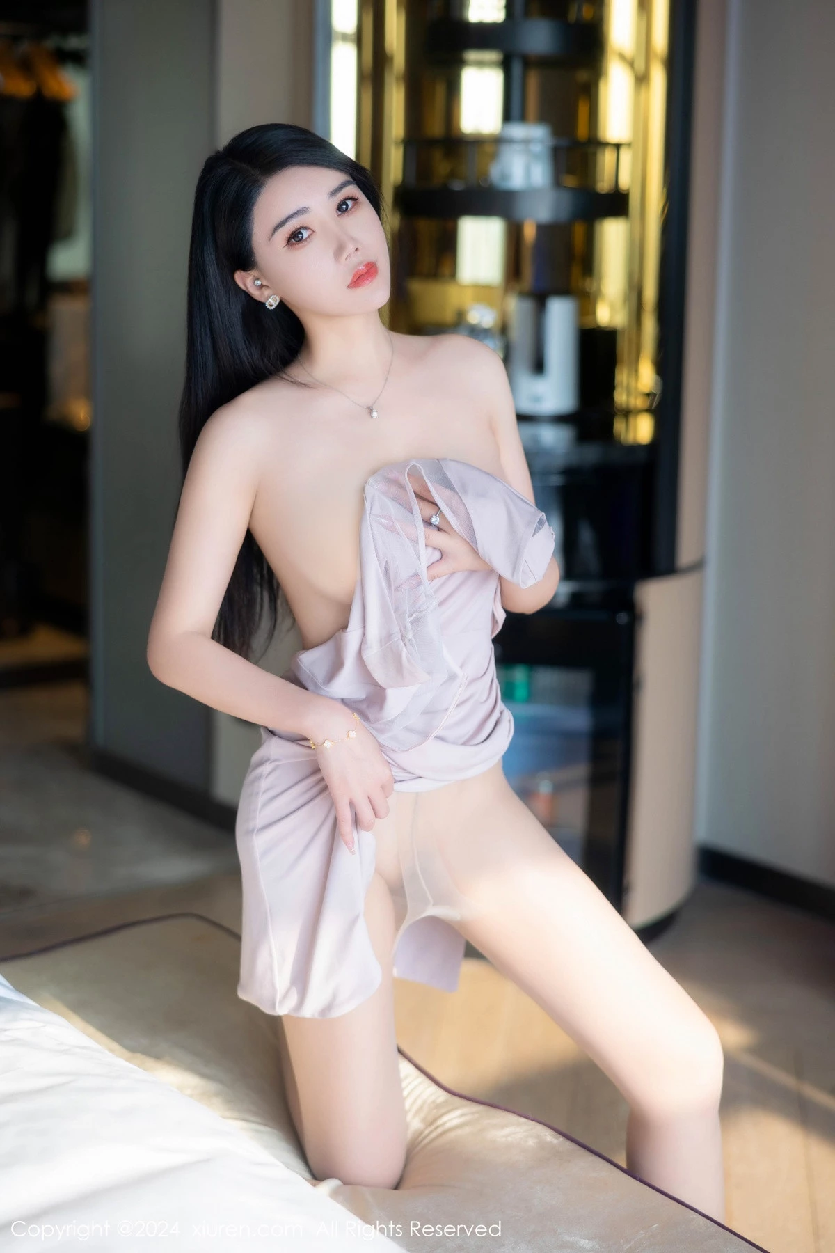 [[XiuRen秀人网]秀人网]No.8655_模特李若汐性感粉色服饰配超薄无内肉丝秀丰腴惹火身材诱惑写真83P