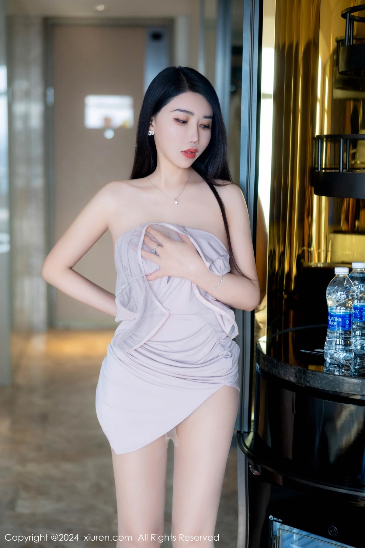[[XiuRen秀人网]秀人网]No.8655_模特李若汐性感粉色服饰配超薄无内肉丝秀丰腴惹火身材诱惑写真83P