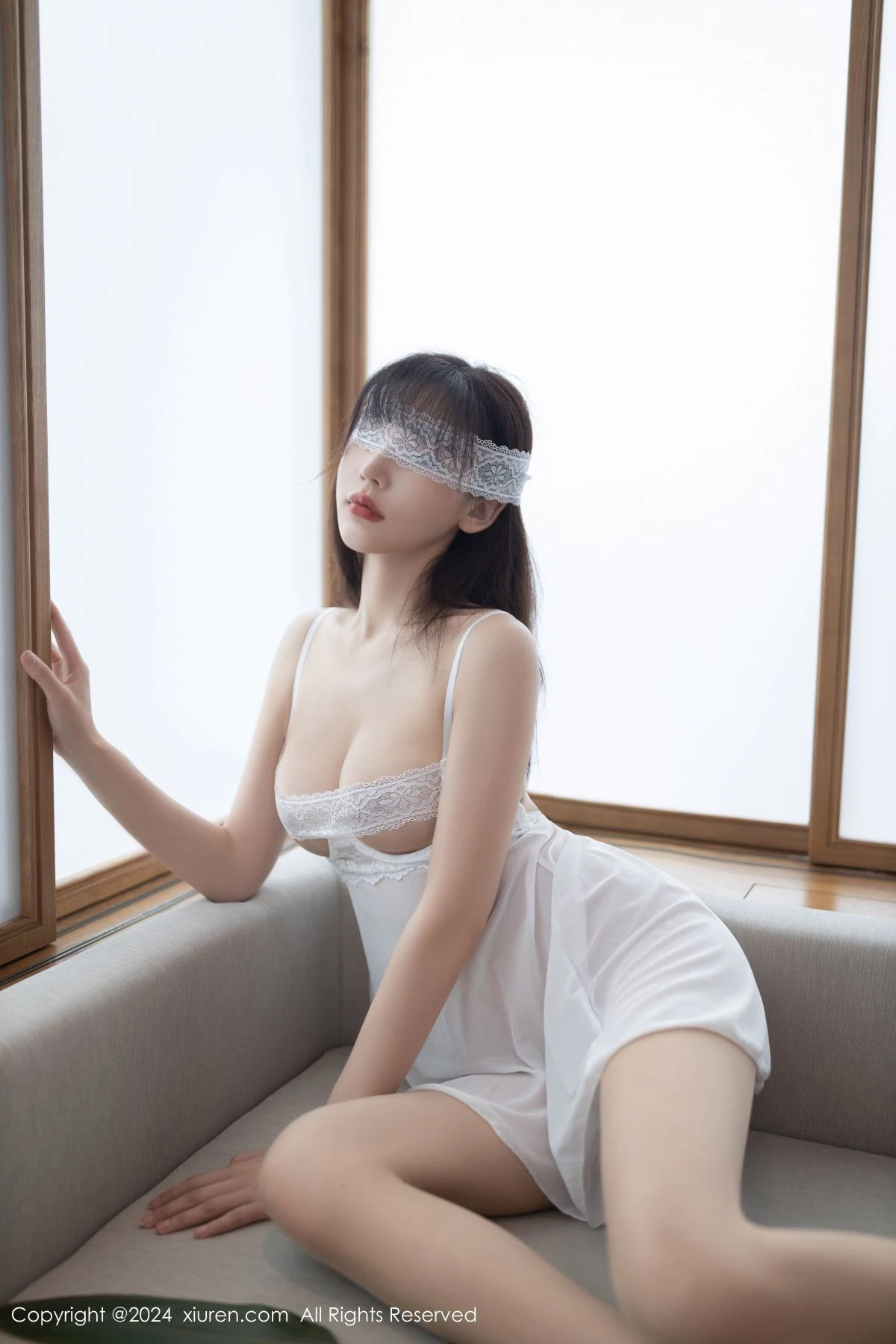 [[XiuRen秀人网]秀人网]No.8665_模特陆萱萱端午节主题性感白色连衣短裙配超薄肉丝完美诱惑写真80P