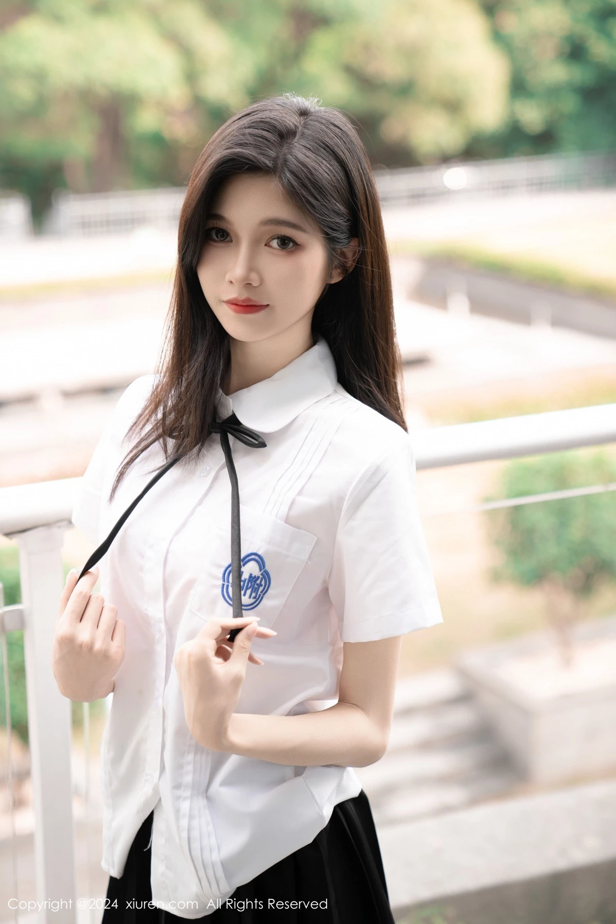 [[XiuRen秀人网]秀人网]No.8671_模特程程程性感学生制服半脱露粉色内衣秀苗条身材迷人诱惑写真90P