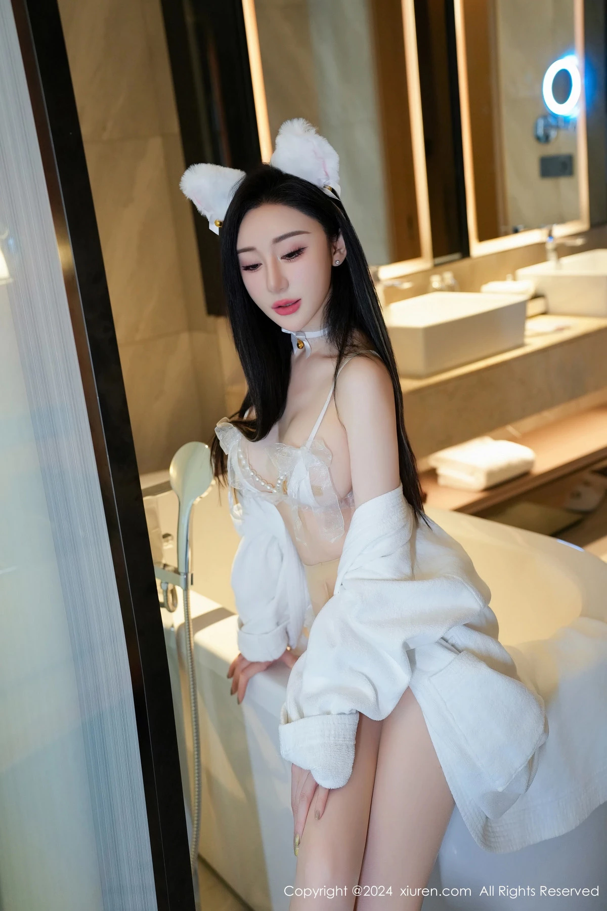 [[XiuRen秀人网]秀人网]No.8679_模特田兮白性感白色珍珠情趣内衣配超薄白丝秀惹火身材诱惑写真124P
