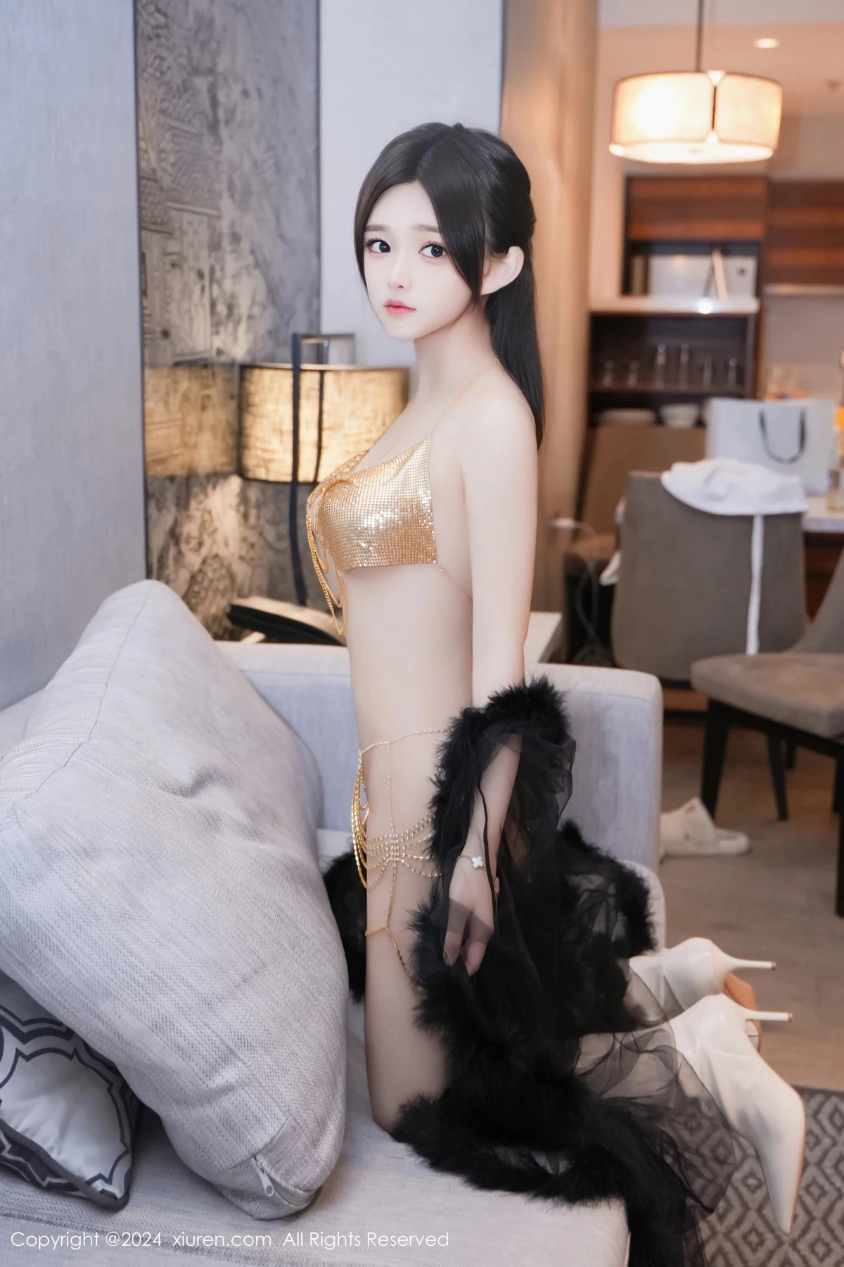 [[XiuRen秀人网]秀人网]No.8686_模特奶茶味的包子性感黑色薄纱服饰露金色情趣内衣撩人诱惑写真80P