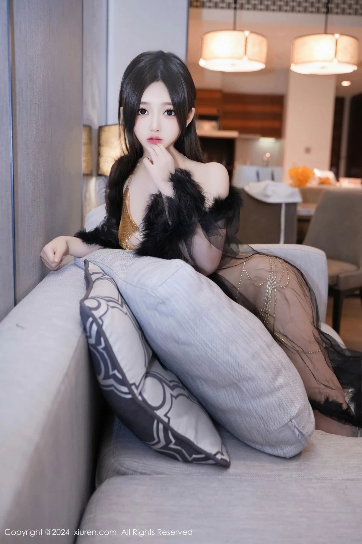 [[XiuRen秀人网]秀人网]No.8686_模特奶茶味的包子性感黑色薄纱服饰露金色情趣内衣撩人诱惑写真80P