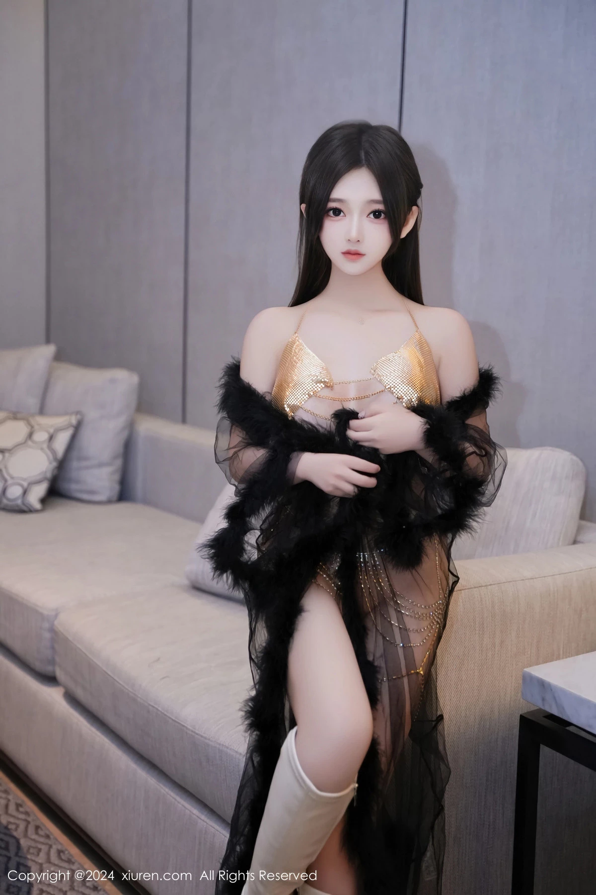 [[XiuRen秀人网]秀人网]No.8686_模特奶茶味的包子性感黑色薄纱服饰露金色情趣内衣撩人诱惑写真80P