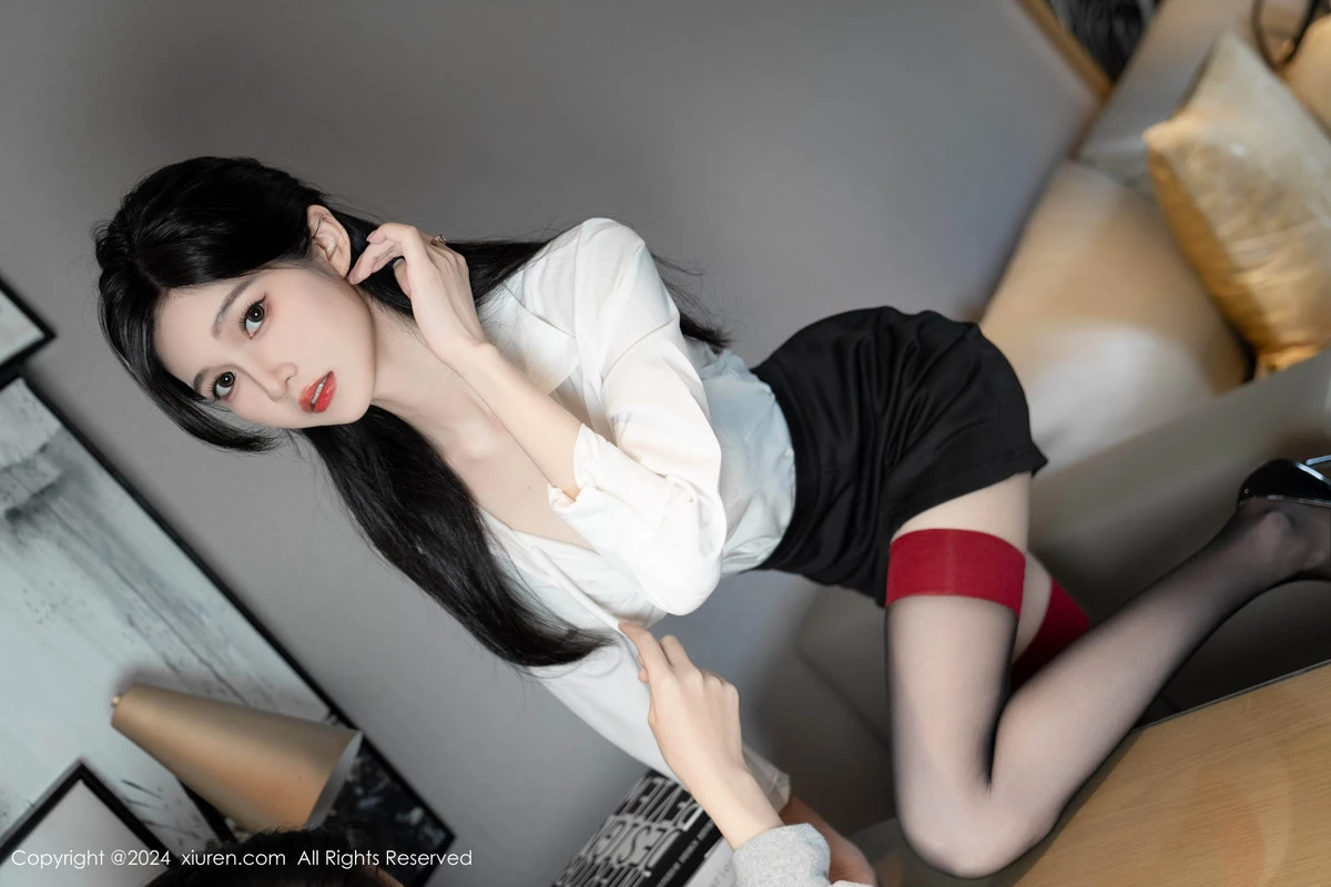 [[XiuRen秀人网]秀人网]No.8697_模特程程程性感OL服饰露紫色内衣配黑丝袜秀苗条身材迷人写真93P