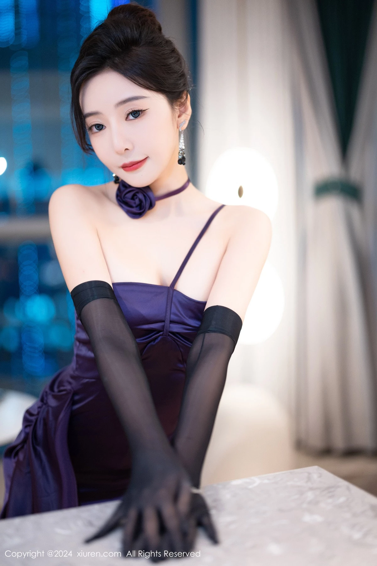 [[XiuRen秀人网]秀人网]No.8698_女神王馨瑶yanni性感紫色露肩连衣裙配紫丝袜秀完美身材诱惑写真80P