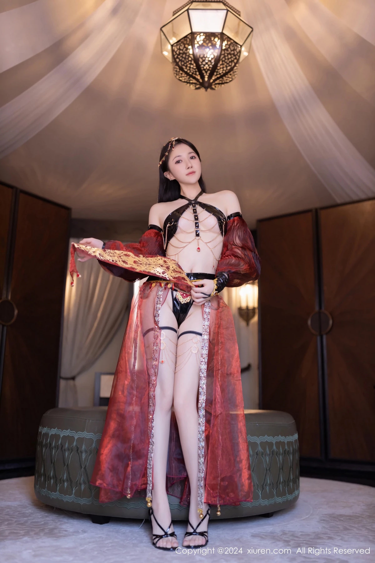 [[XiuRen秀人网]秀人网]No.8778_模特鱼子酱Fish性感舞娘薄纱露黑色情趣内衣秀完美身材诱惑写真80P