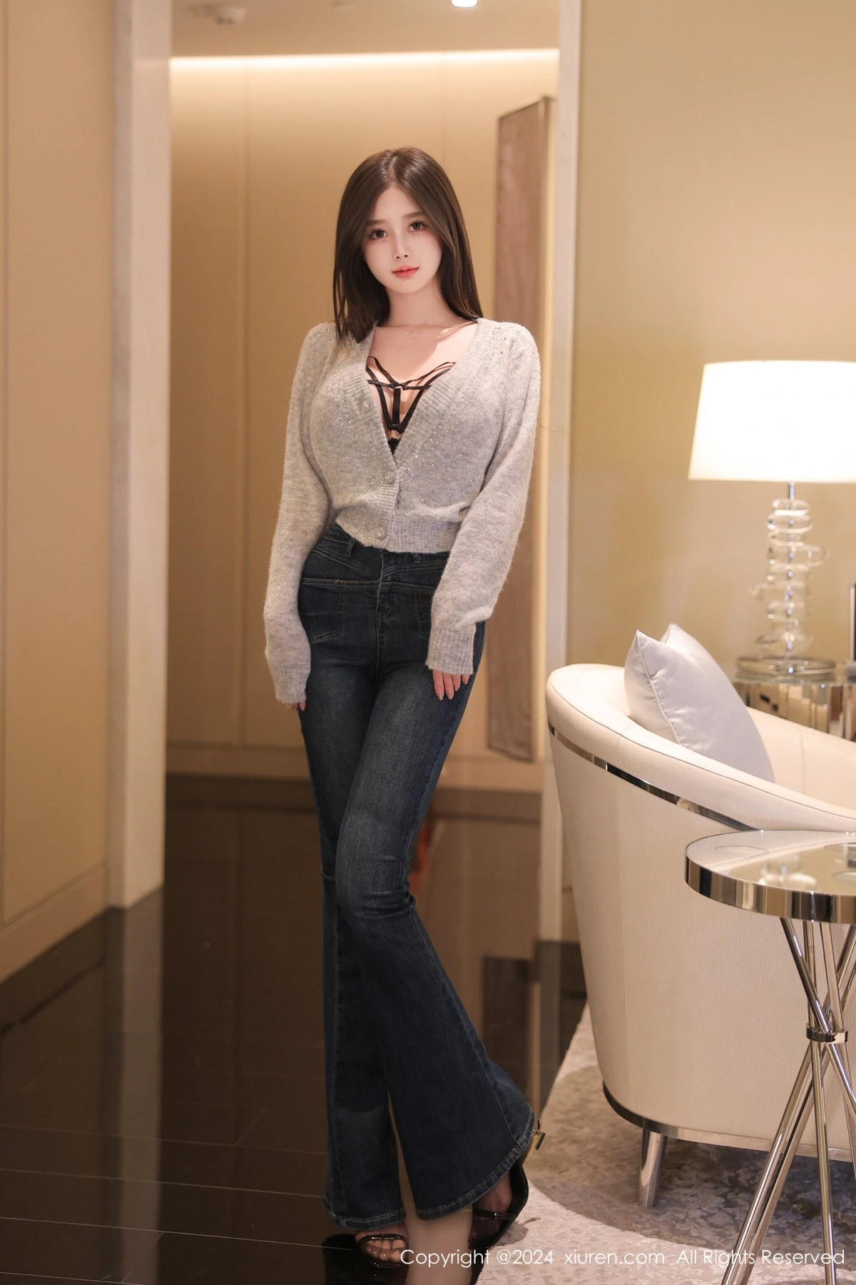 [[XiuRen秀人网]秀人网]No.8806_模特奶喵喵灰色上衣露性感黑色蕾丝情趣内衣秀丰满身材诱惑写真81P