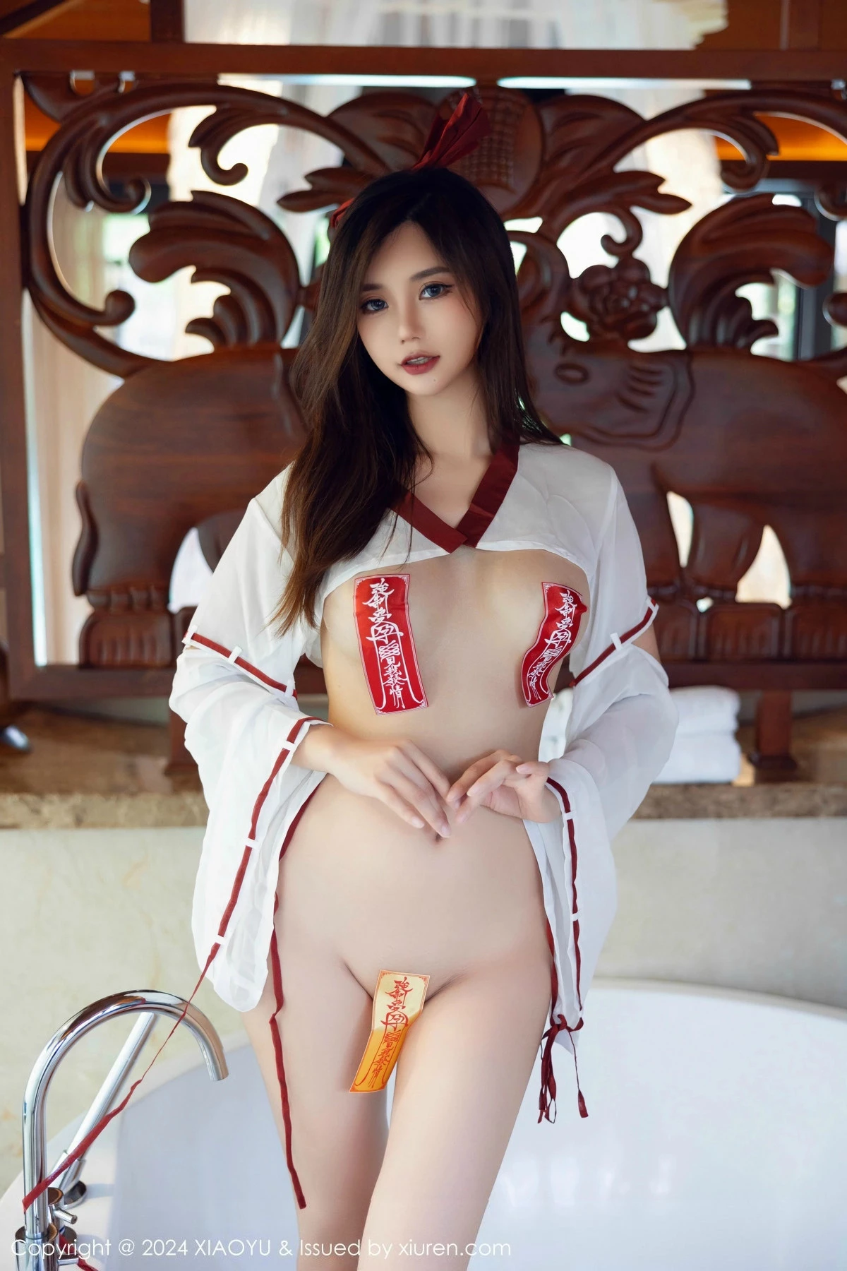 [[XiuRen秀人网]秀人网]No.8814_女神绮里嘉ula巫女造型性感白色上衣配薄纱秀惹火身材诱惑写真76P