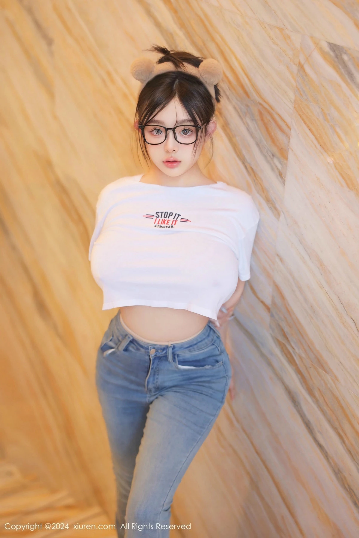 [[XiuRen秀人网]秀人网]No.8809_模特娜娜子yy性感白T配牛仔裤露超薄肉丝秀丰满身材惹火诱惑写真80P