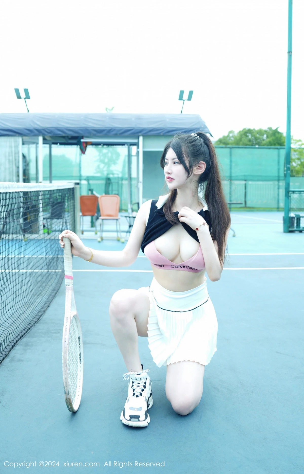 [[XiuRen秀人网]秀人网]No.8821_模特诗诗kiki户外性感运动装露粉色内衣秀丰腴身姿惹火诱惑写真74P