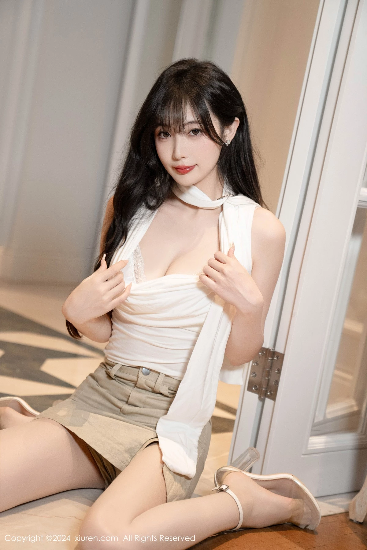 [[XiuRen秀人网]秀人网]No.8849_模特林星阑性感白上衣露白色内衣配超薄肉丝秀曼妙身姿诱惑写真85P