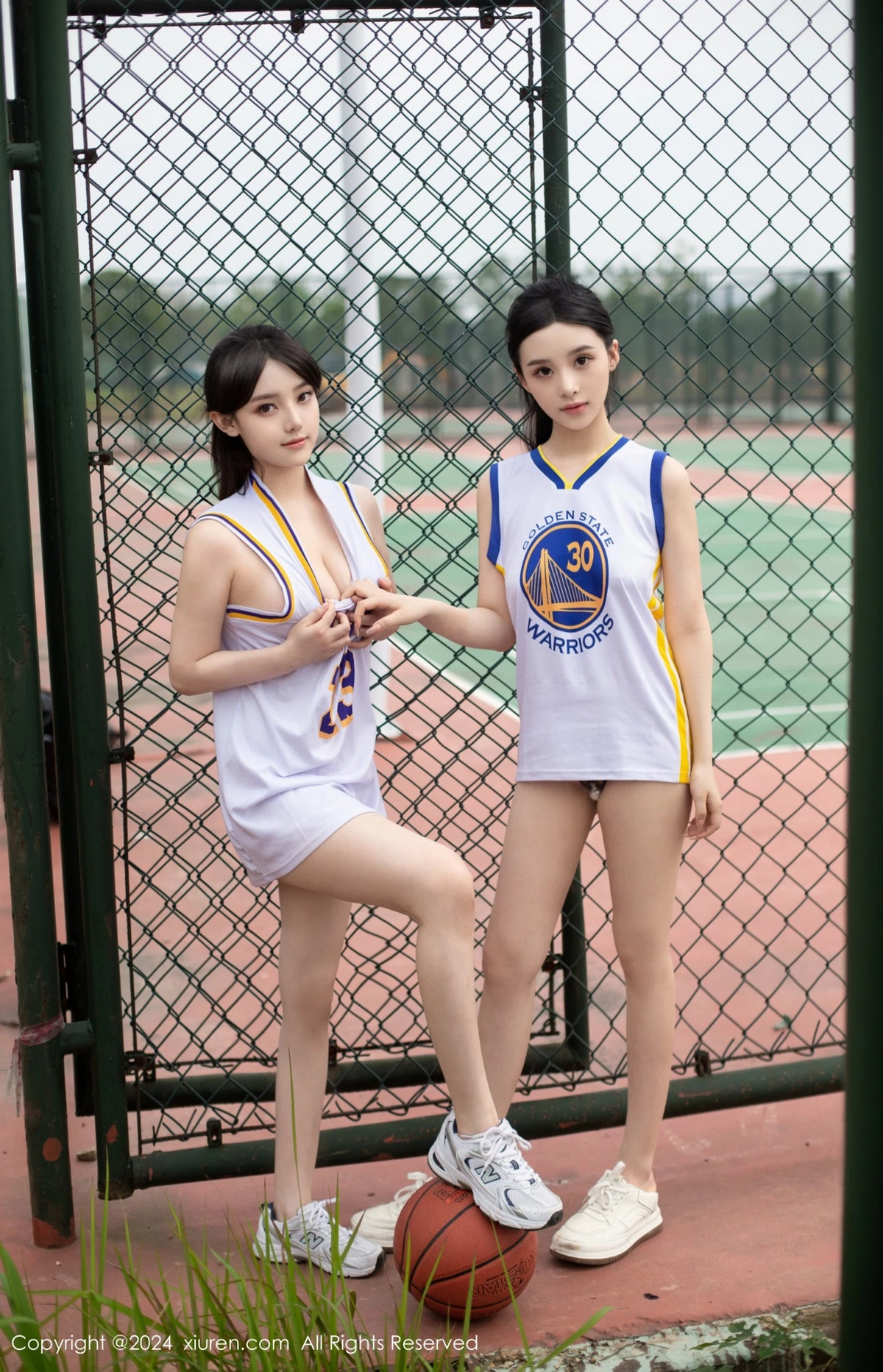 [[XiuRen秀人网]秀人网]No.8744_模特合集女神豆瓣酱蓝球场景互动性感黑色情趣内衣惹火诱惑写真83P