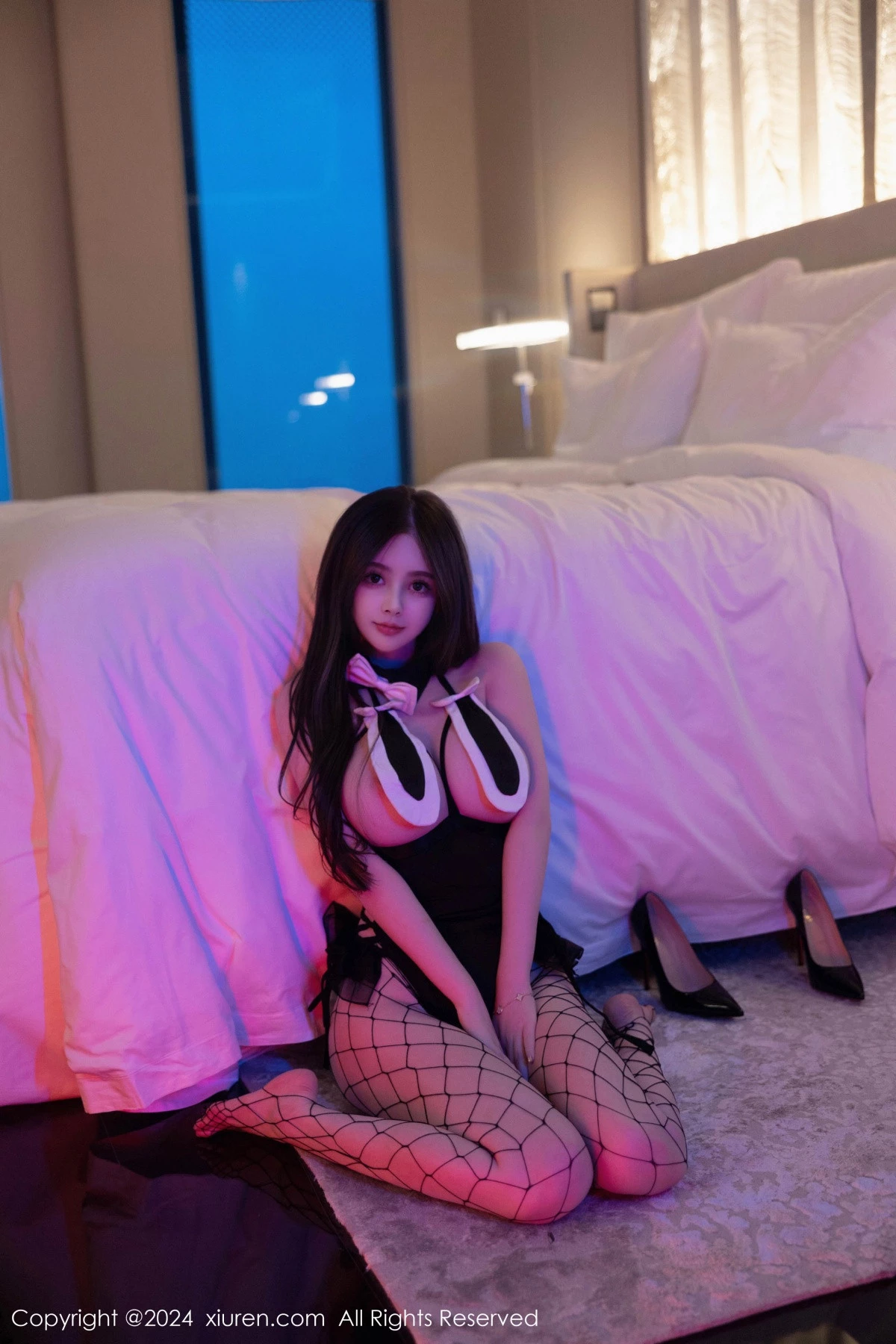 [[XiuRen秀人网]秀人网]No.8736_模特奶喵喵性感黑色情趣服饰配黑丝网袜秀翘臀美腿惹火诱惑写真82P