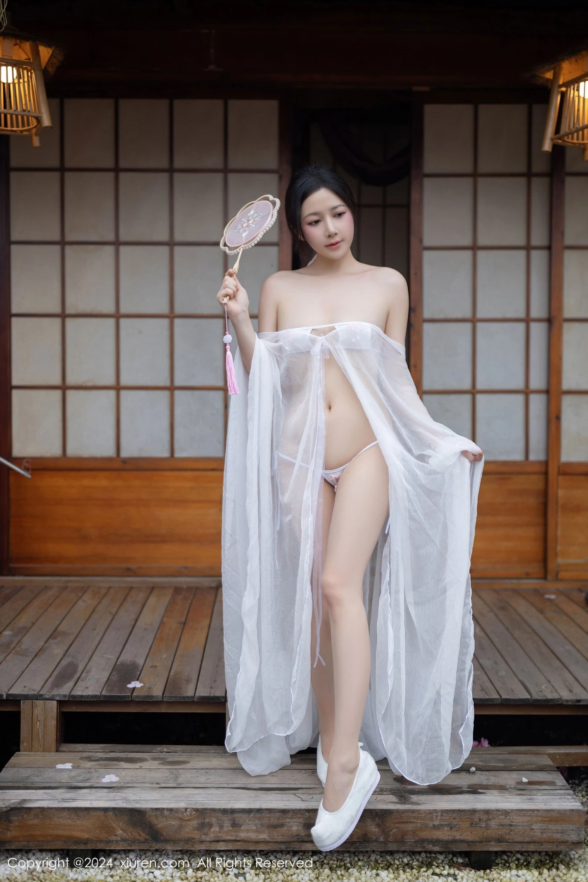 [[XiuRen秀人网]秀人网]No.8927_模特鱼子酱Fish性感白色轻透连衣裙露白色情趣内衣迷人诱惑写真80P