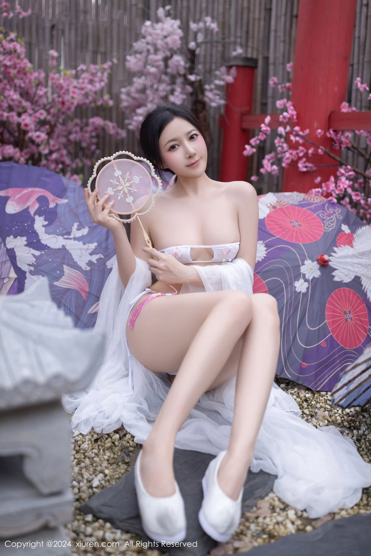 [[XiuRen秀人网]秀人网]No.8927_模特鱼子酱Fish性感白色轻透连衣裙露白色情趣内衣迷人诱惑写真80P