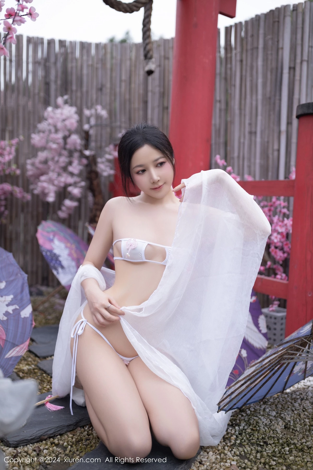 [[XiuRen秀人网]秀人网]No.8927_模特鱼子酱Fish性感白色轻透连衣裙露白色情趣内衣迷人诱惑写真80P