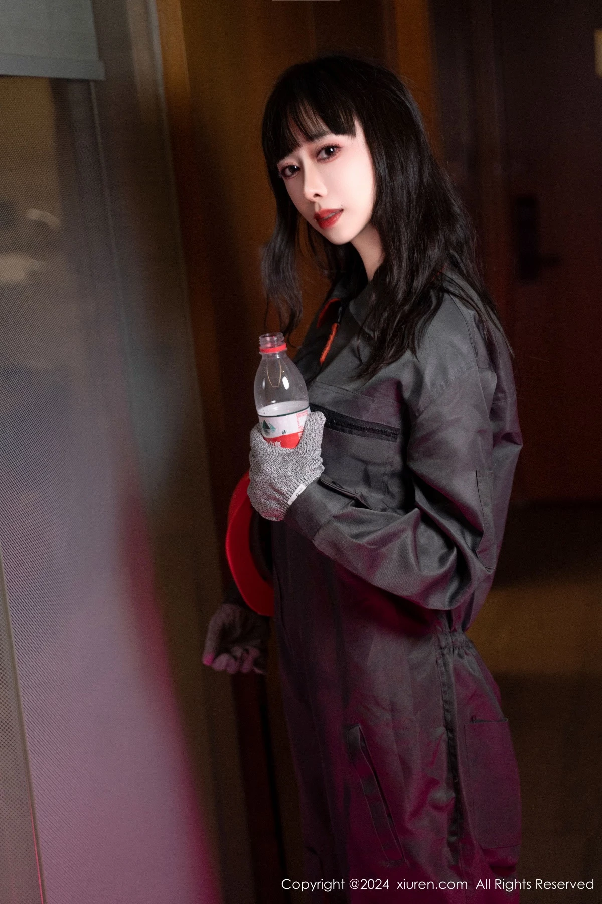 [[XiuRen秀人网]秀人网]No.8938_模特宝宝甜维修工主题半脱露性感抹胸内衣秀曼妙身姿诱惑写真82P
