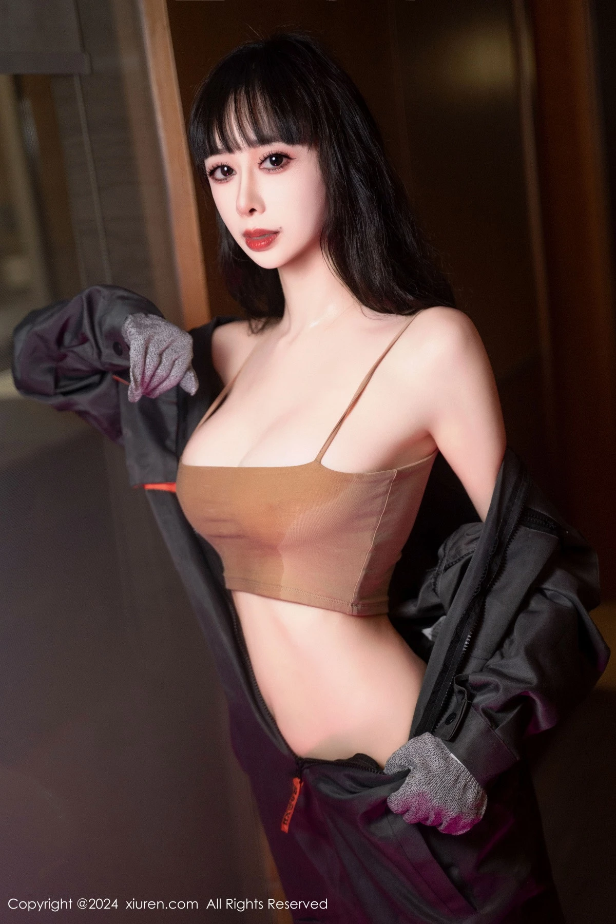 [[XiuRen秀人网]秀人网]No.8938_模特宝宝甜维修工主题半脱露性感抹胸内衣秀曼妙身姿诱惑写真82P