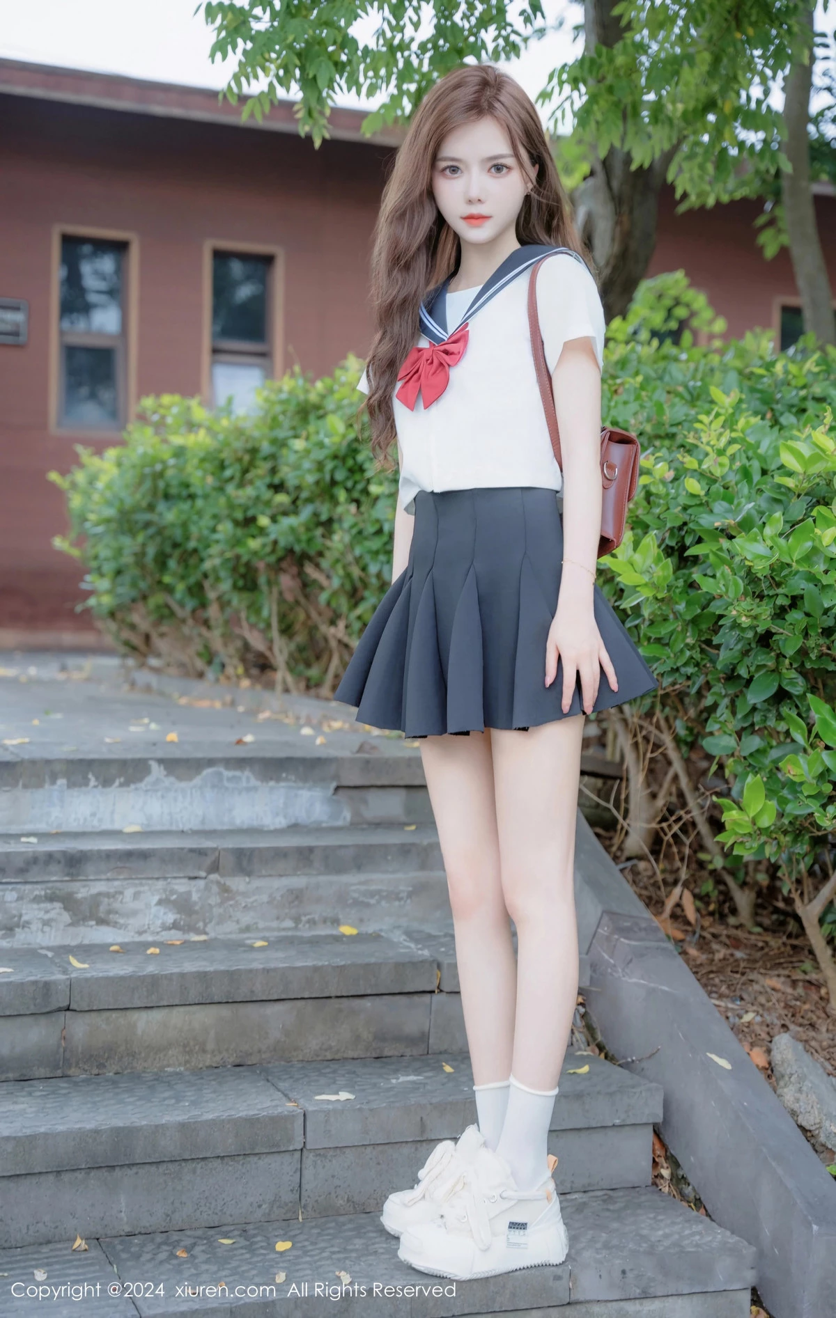 [[XiuRen秀人网]秀人网]No.8948_新人模特拍黄瓜girl性感JK制服露白色蕾丝内衣秀曼妙身姿诱惑写真81P