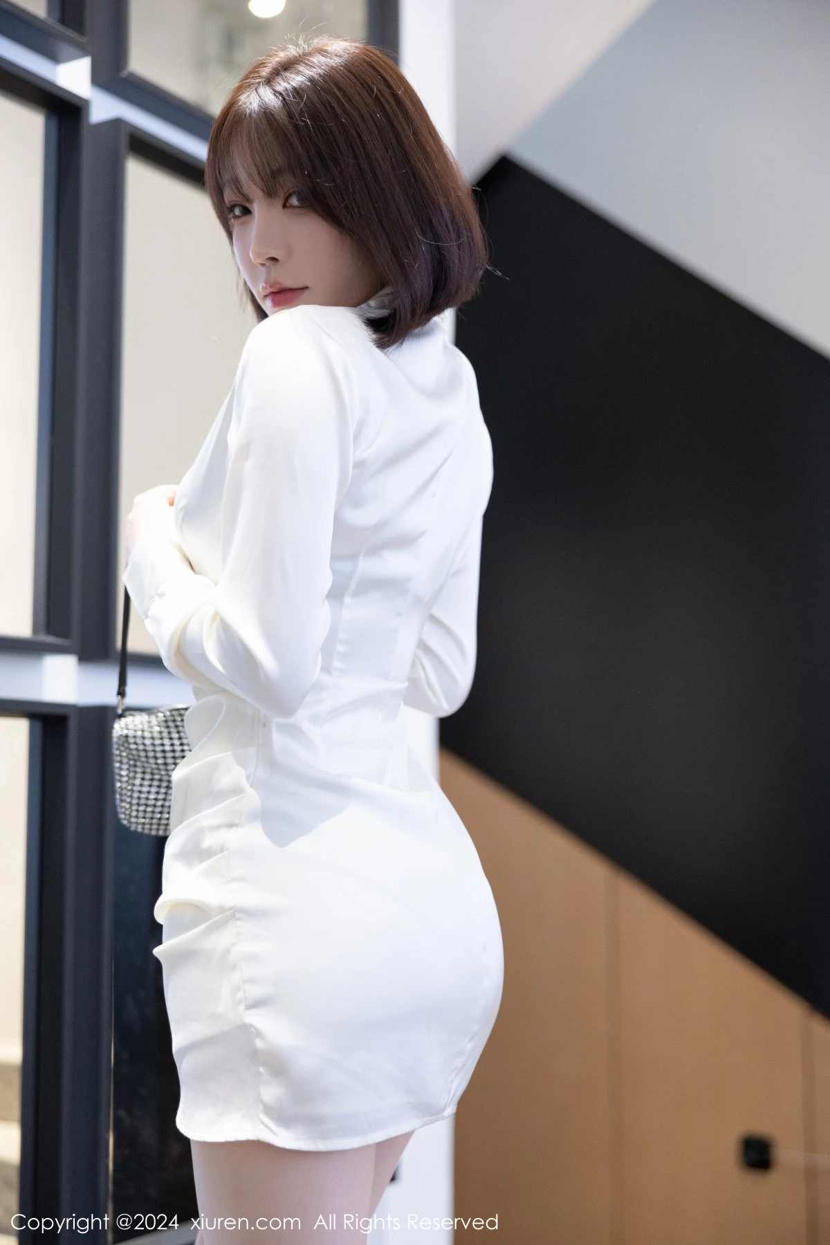 [[XiuRen秀人网]秀人网]No.8963_女神徐莉芝Booty性感白色服饰露蓝色内衣配白丝袜迷人诱惑写真87P