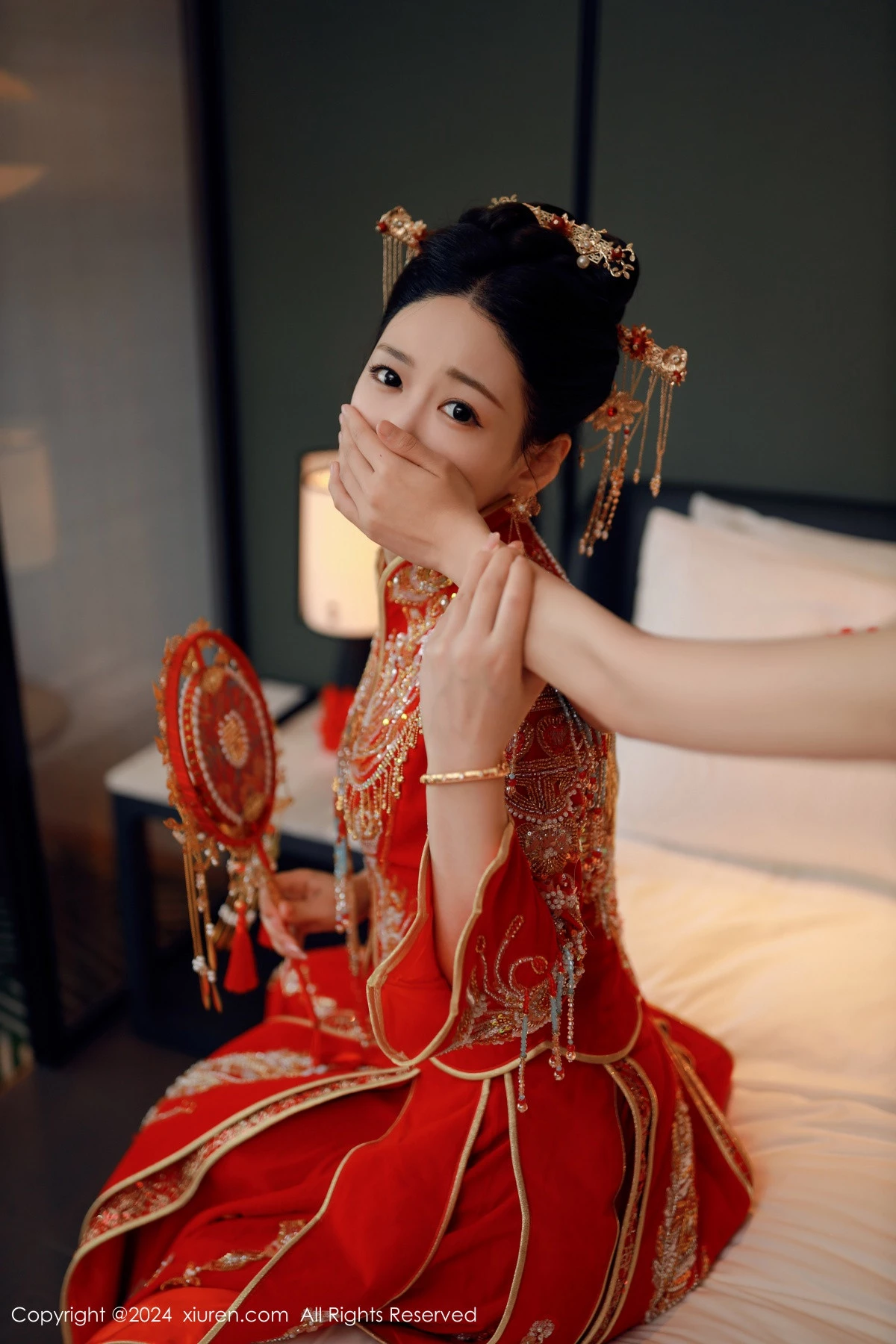 [[XiuRen秀人网]秀人网]No.8972_模特唐安琪性感红色新娘服饰露红色内衣配超薄肉丝撩人诱惑写真79P