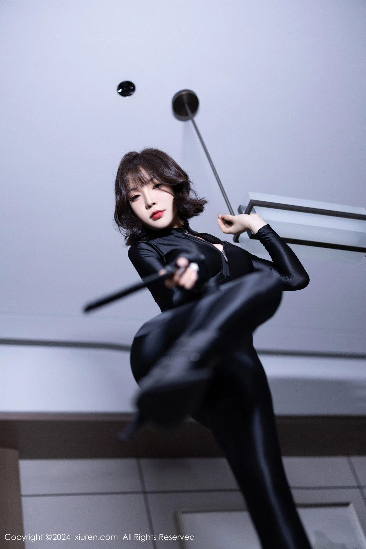 [[XiuRen秀人网]秀人网]No.8987_女神徐莉芝Booty黑色连体皮衣+红色情趣内衣秀惹火身材诱惑写真93P