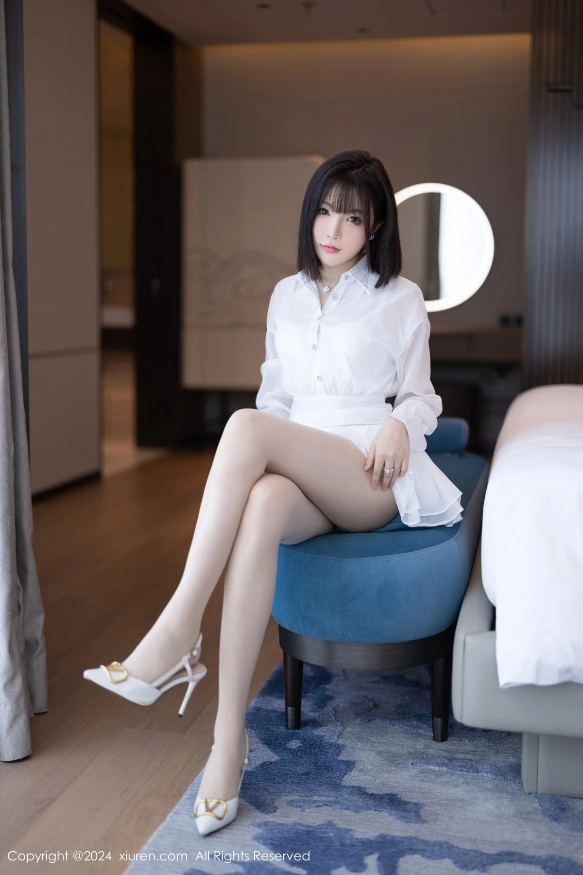 [[XiuRen秀人网]秀人网]No.9020_女神徐莉芝Booty性感白色连衣短裙配开档白丝秀完美身材诱惑写真94P