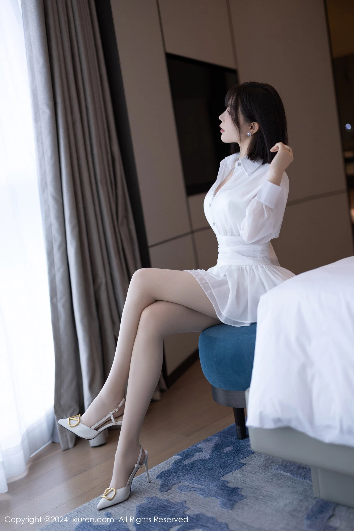 [[XiuRen秀人网]秀人网]No.9020_女神徐莉芝Booty性感白色连衣短裙配开档白丝秀完美身材诱惑写真94P