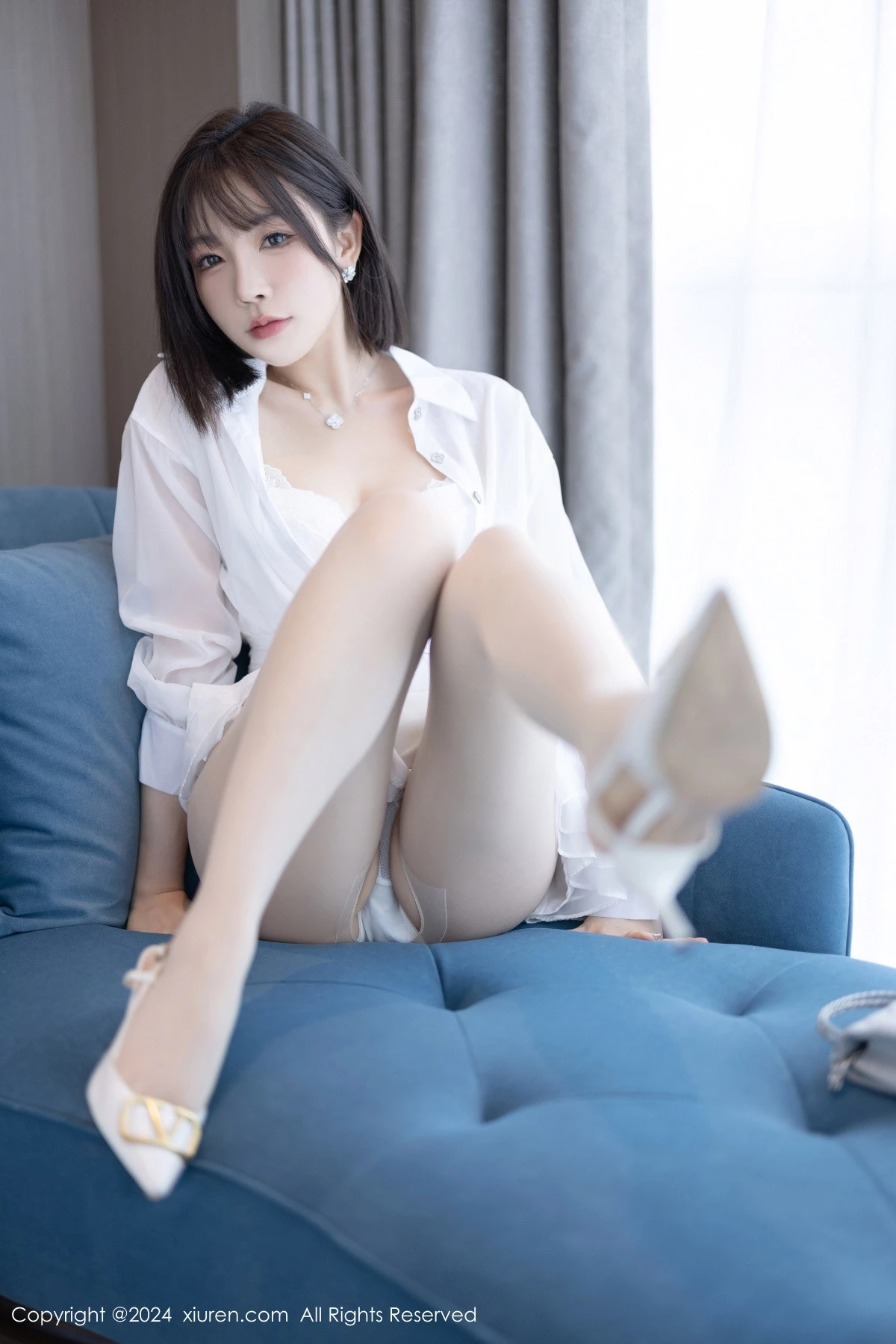 [[XiuRen秀人网]秀人网]No.9020_女神徐莉芝Booty性感白色连衣短裙配开档白丝秀完美身材诱惑写真94P