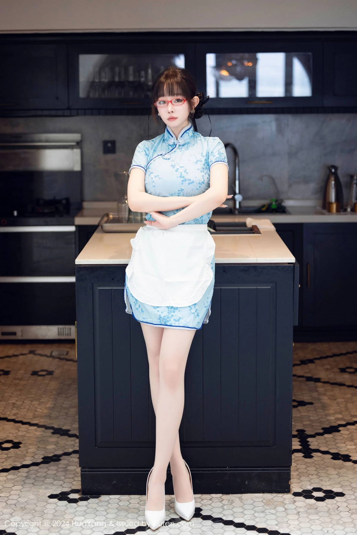 [HuaYang花漾]Vol.593_女神王雨纯性感淡绿露肩连衣长裙配白丝袜秀曼妙身姿诱惑写真93P