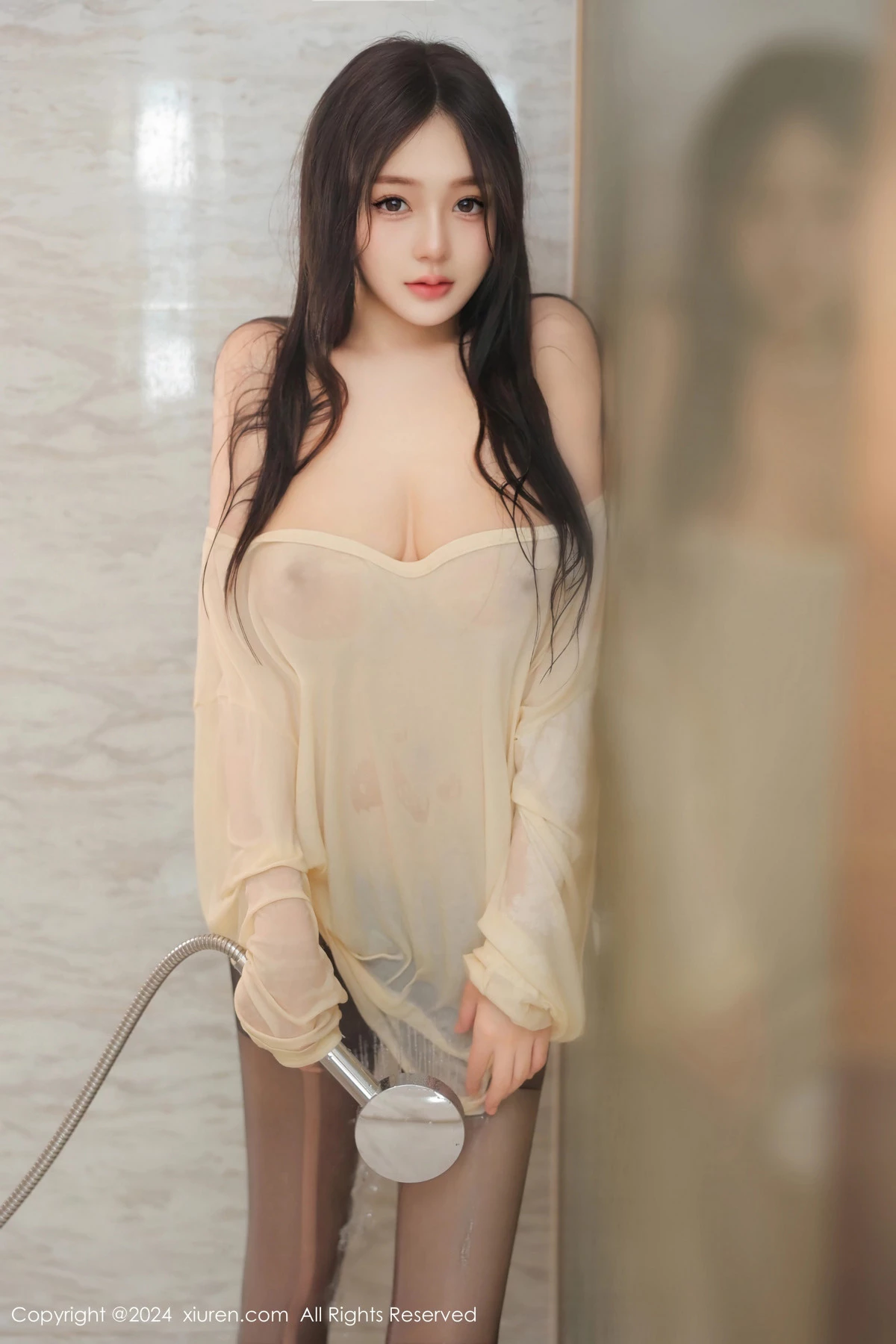 [[XiuRen秀人网]秀人网]No.9089_模特柚柚小奶瓶性感浅色服饰配超薄黑丝秀凹凸身材撩人诱惑写真81P