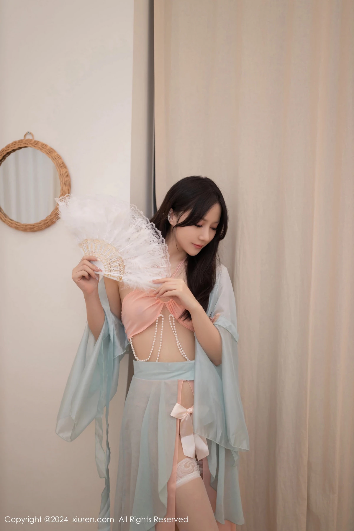 [[XiuRen秀人网]秀人网]No.9093_模特鱼子酱Fish性感古风薄纱服饰配白丝袜秀曼妙身姿诱惑写真80P