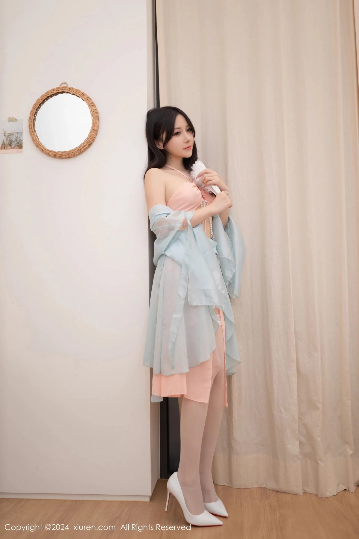 [[XiuRen秀人网]秀人网]No.9093_模特鱼子酱Fish性感古风薄纱服饰配白丝袜秀曼妙身姿诱惑写真80P