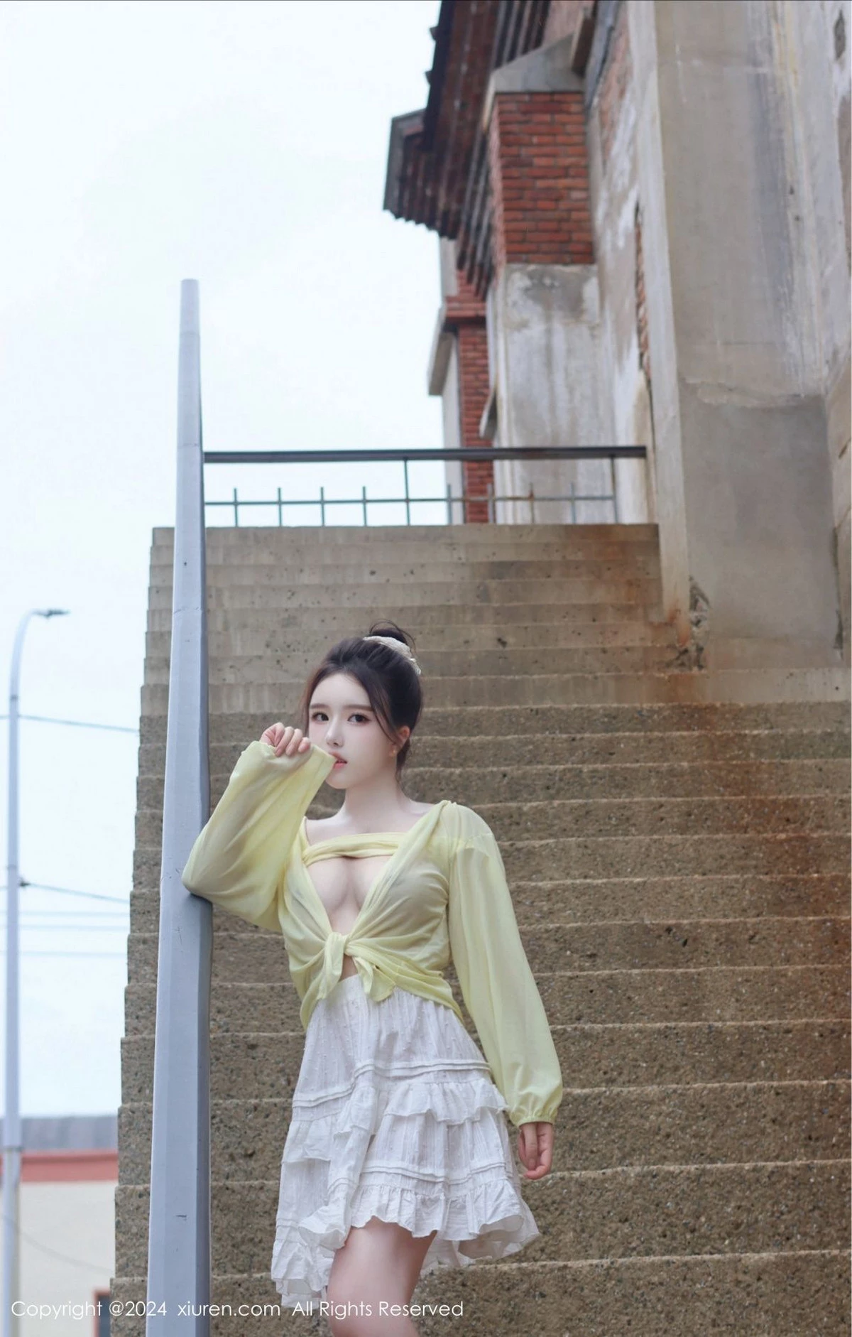 [[XiuRen秀人网]秀人网]No.9024_模特小薯条nienie性感黄色上衣配白色短裙秀曼妙身姿迷人写真89P