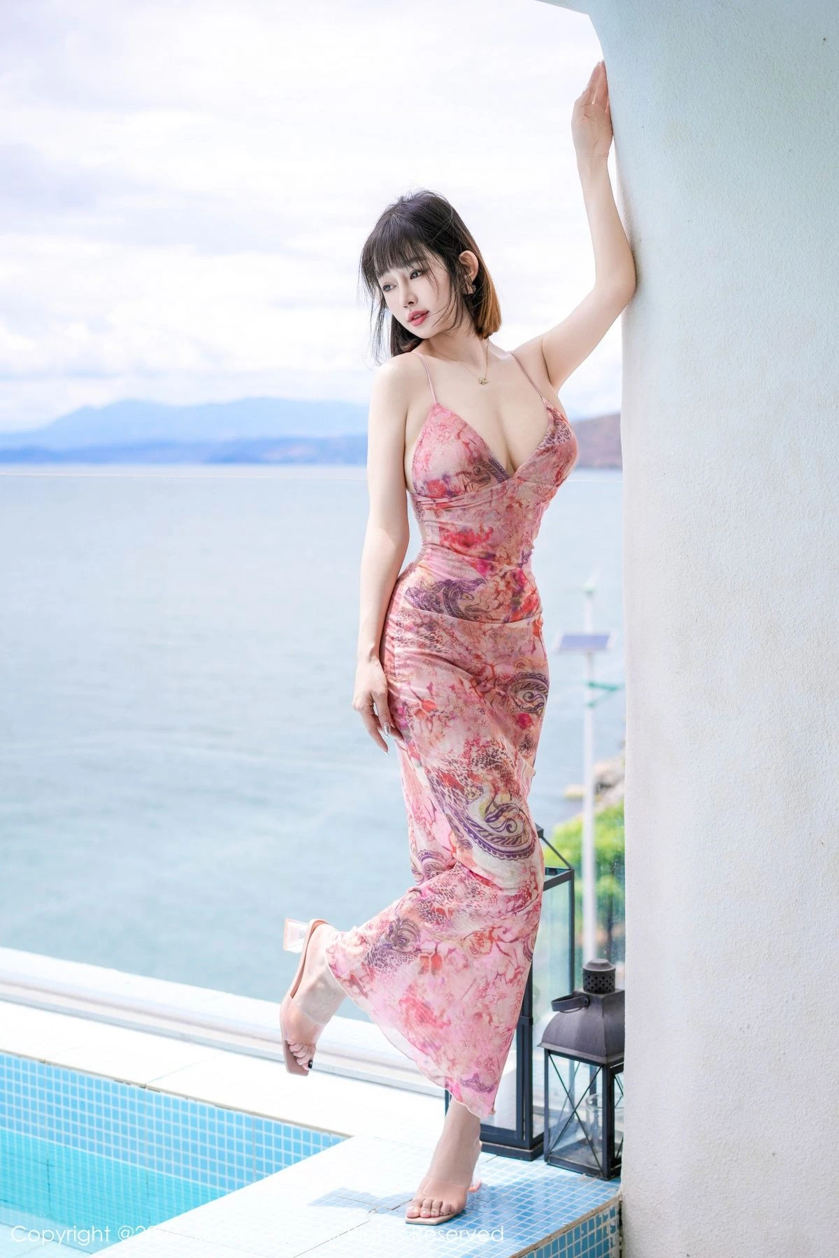 [[XiuRen秀人网]秀人网]No.9025_女神王雨纯性感粉色吊带长裙低胸秀曼妙身姿迷人诱惑写真71P